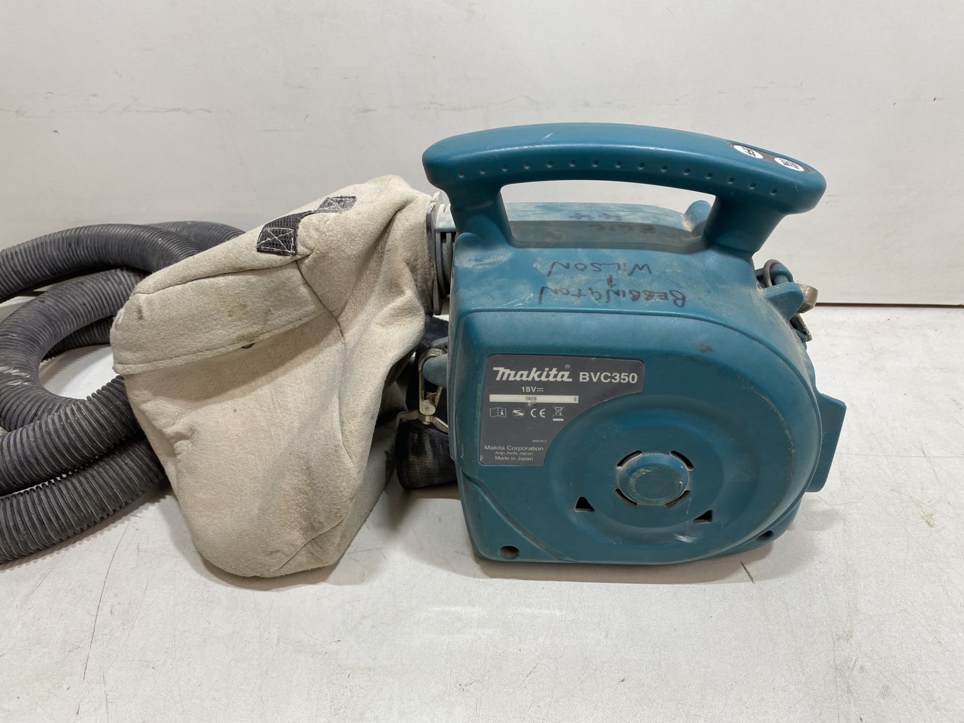 Makita BVC350 18v Dust Extractor - See Pictures - Image 3 of 7