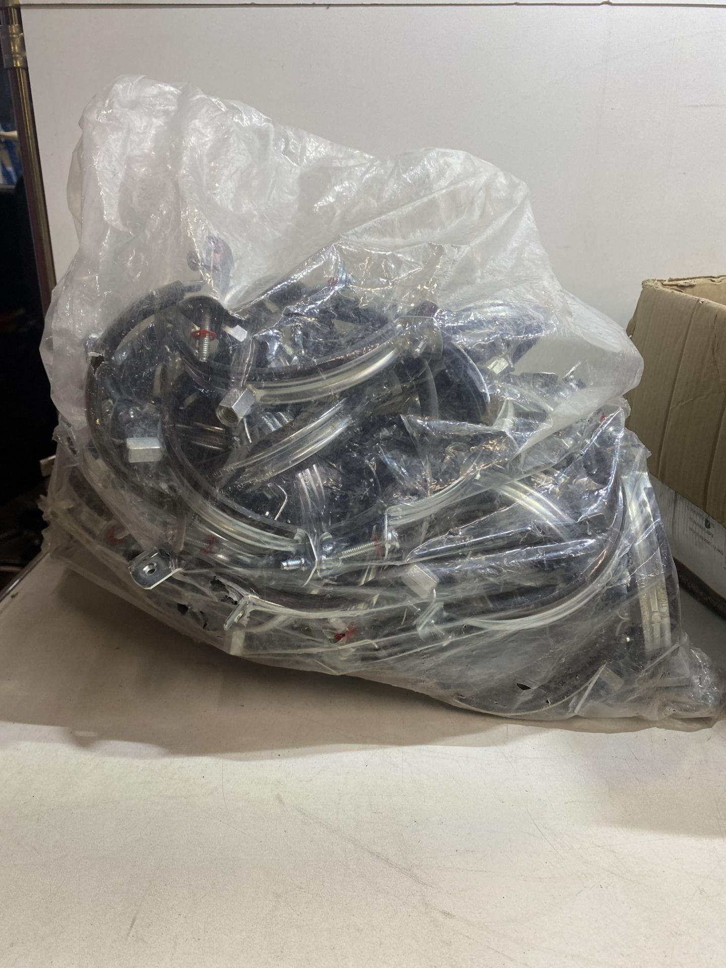Quantity Of Various Rubber Lined Euro / Pipe Clips - Bild 2 aus 8