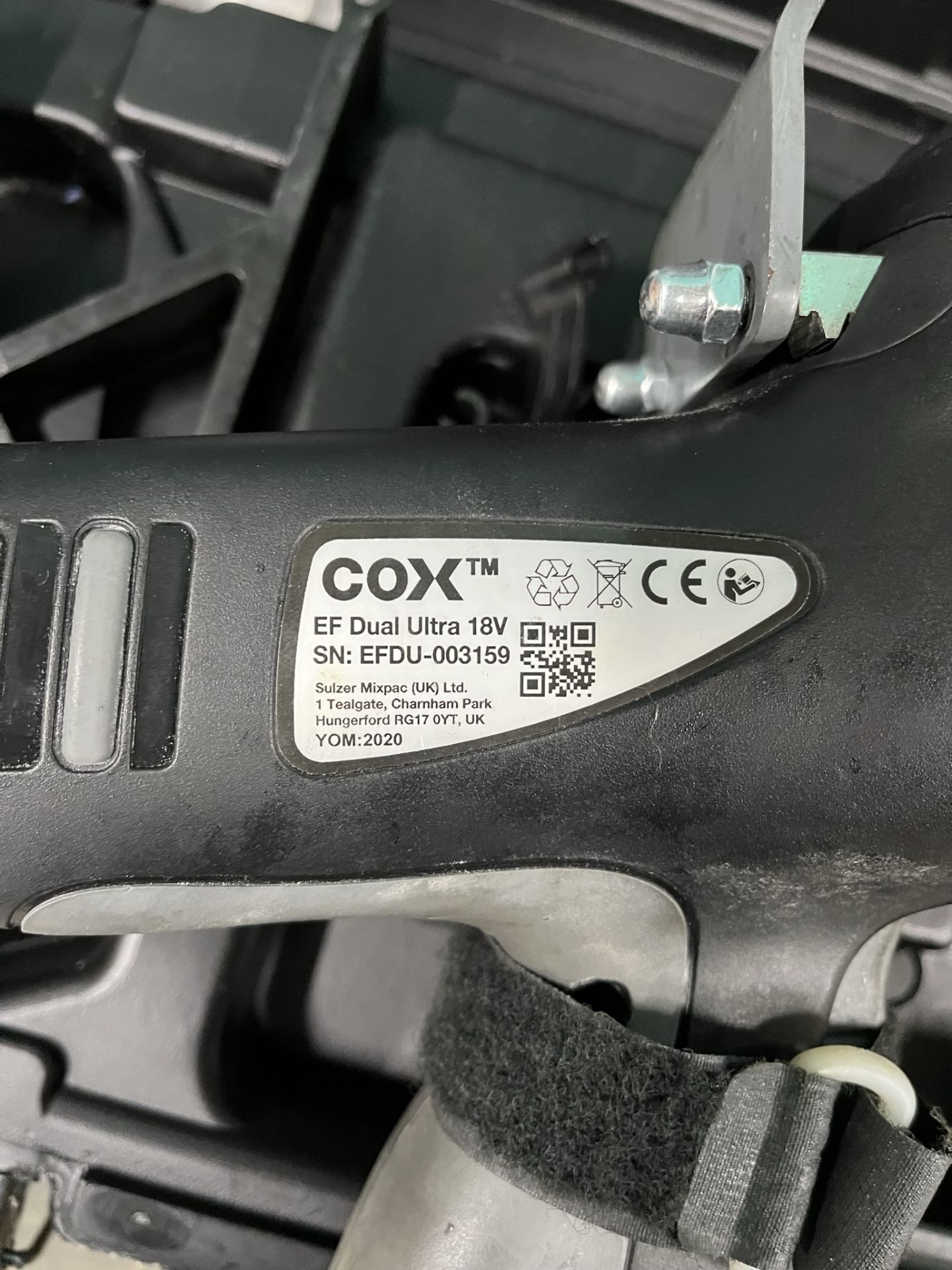 Cox Electraflow Resin Dispenser in Case - Image 4 of 4