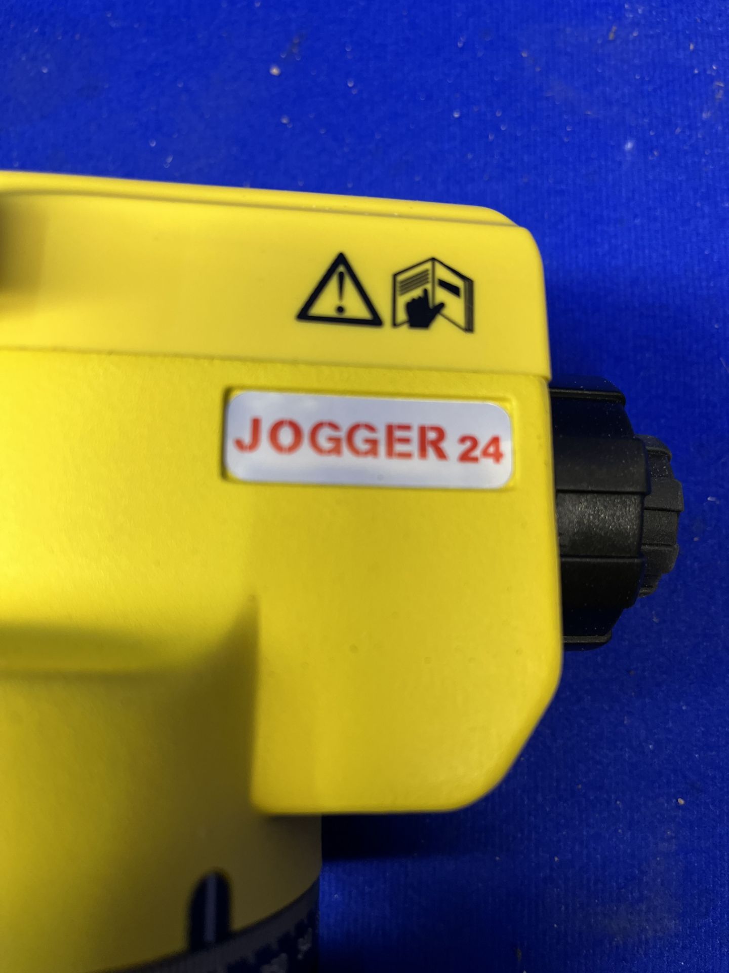 Leica Jogger24 Optical Level in Case - Image 4 of 4