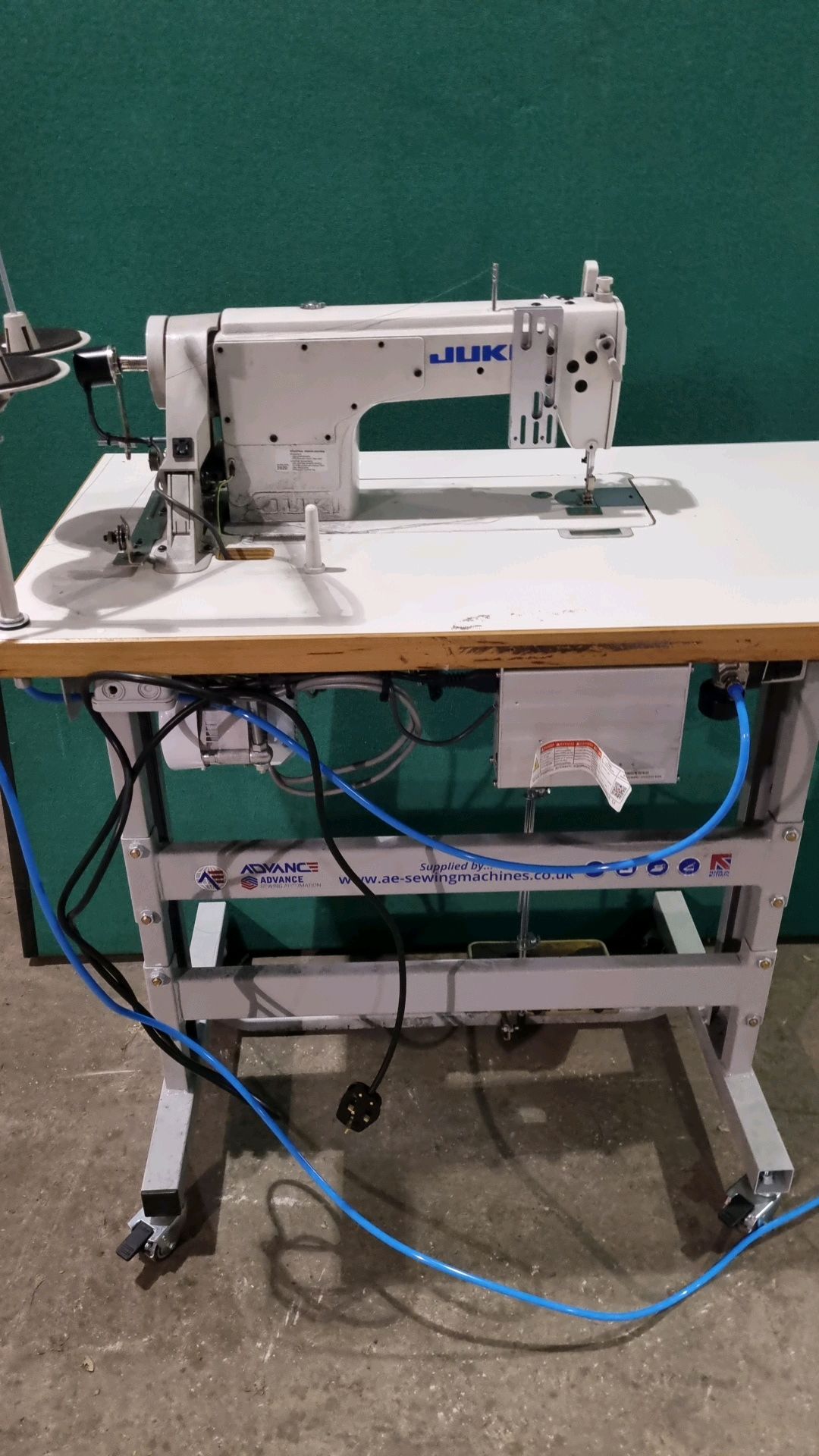 Juki Electric Sewing Machine | DDL-8100e - Bild 4 aus 5