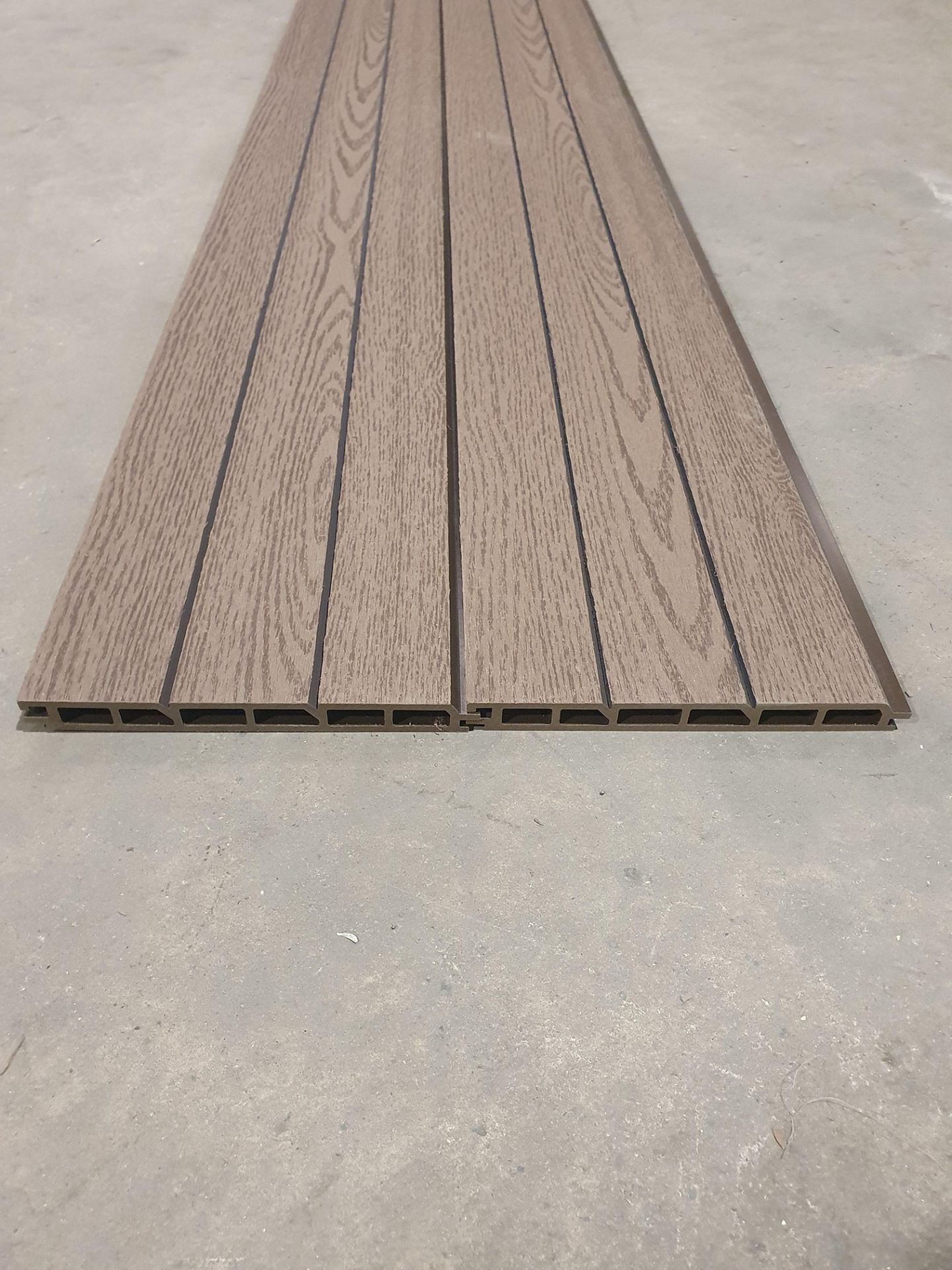 195 x WPC Fence Board TB205H20 - 1830 x 205 x 20mm | Brown - Image 4 of 16