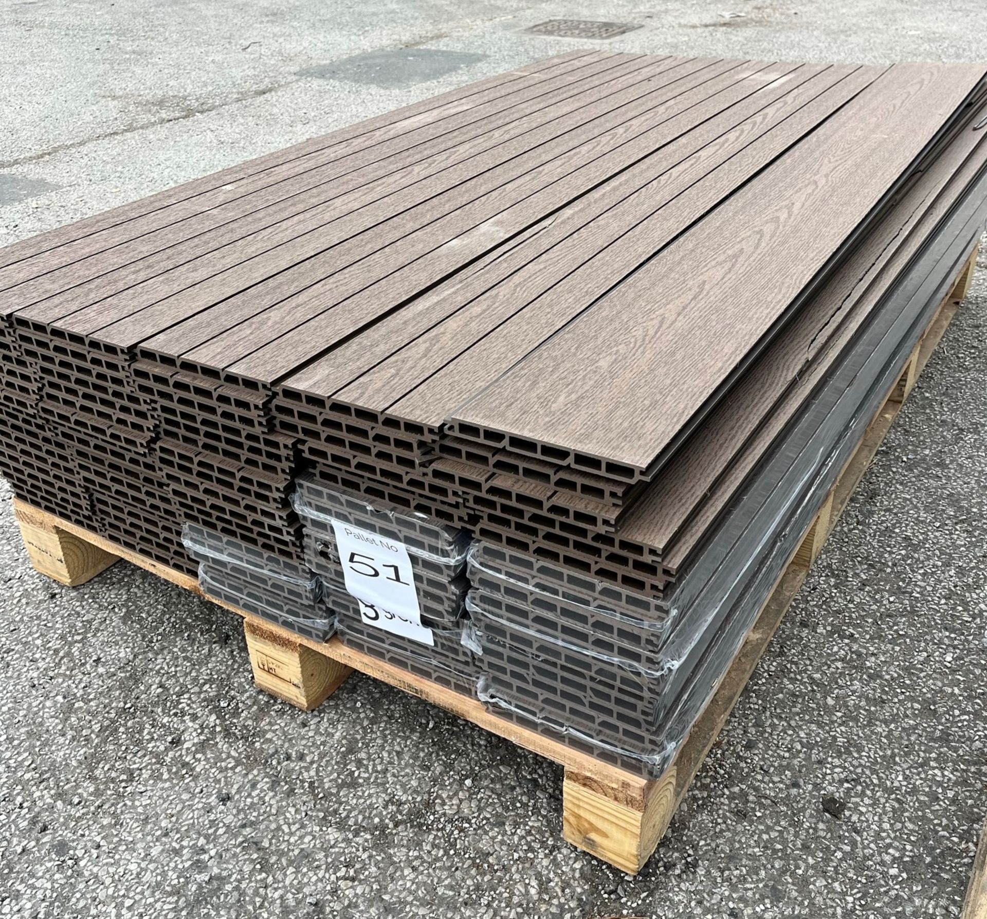 90 x WPC Fence Board - 1830 x 190 x 20mm | Brown - Image 2 of 5