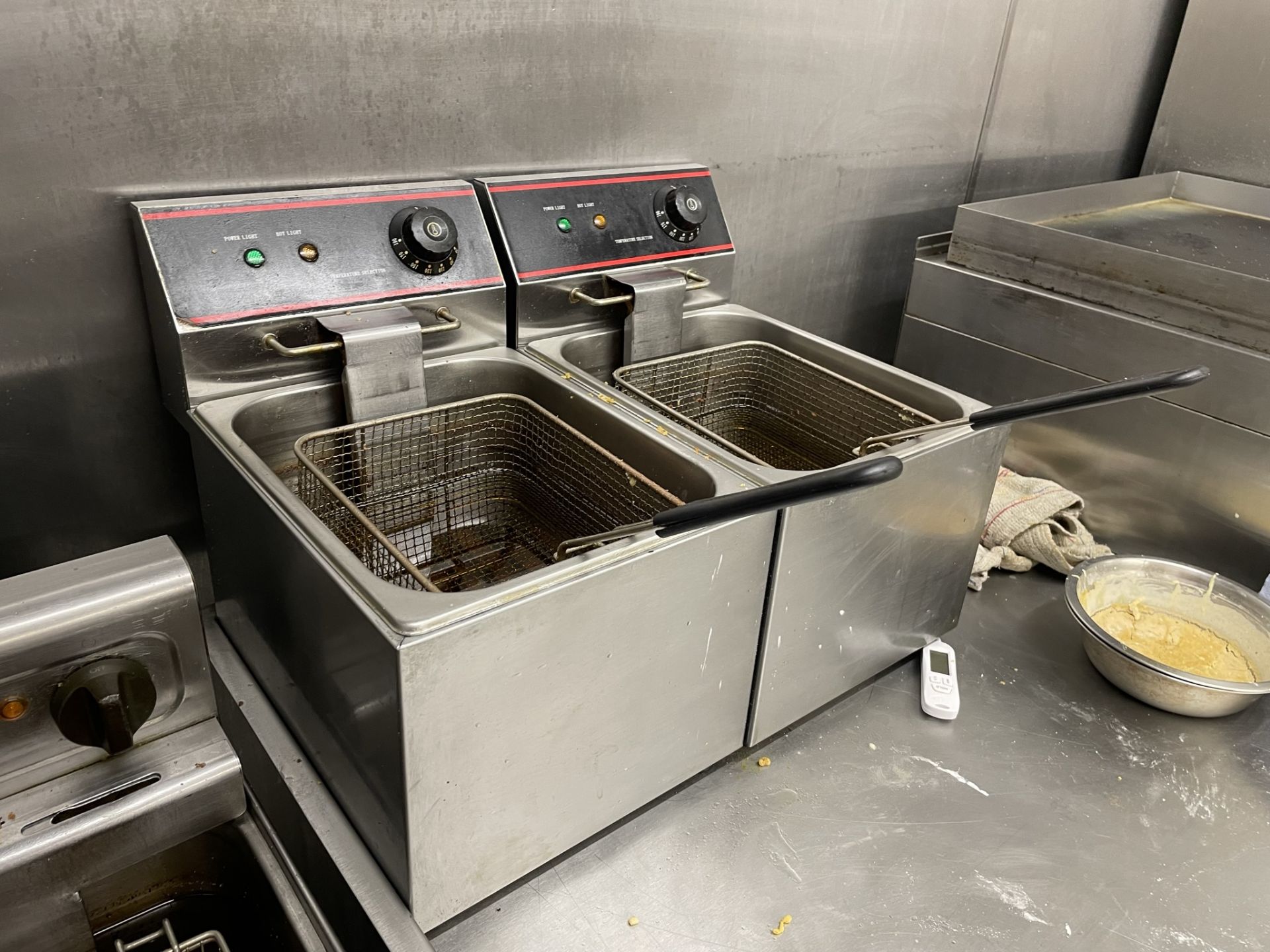 2 x Stainless Steel Electric Counter-Top Single Basket Fryers - Image 2 of 2