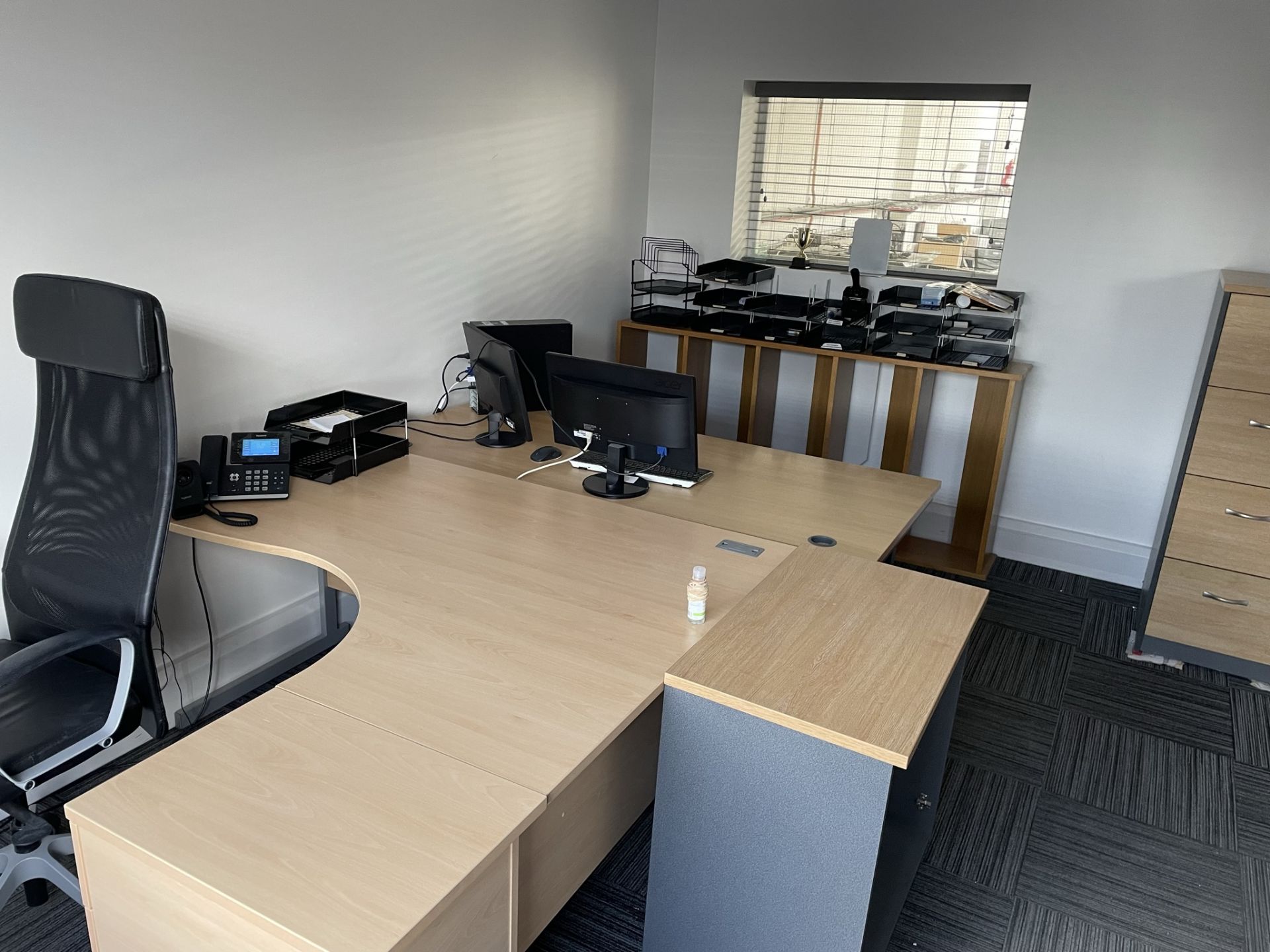 Quantity of Office Furniture - As Pictured | Located in Eccles, M3 - Image 2 of 4