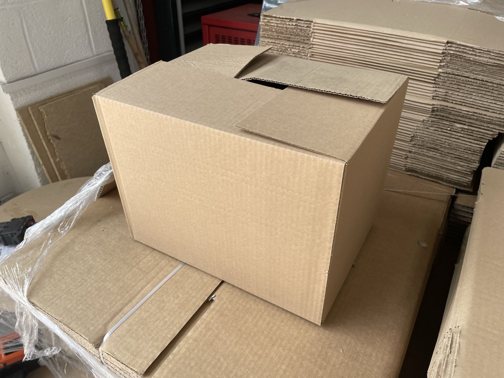 Approximately 400 x Single Wall Cardboard Boxes | 31cm x 23cm x 23cm - Image 2 of 2