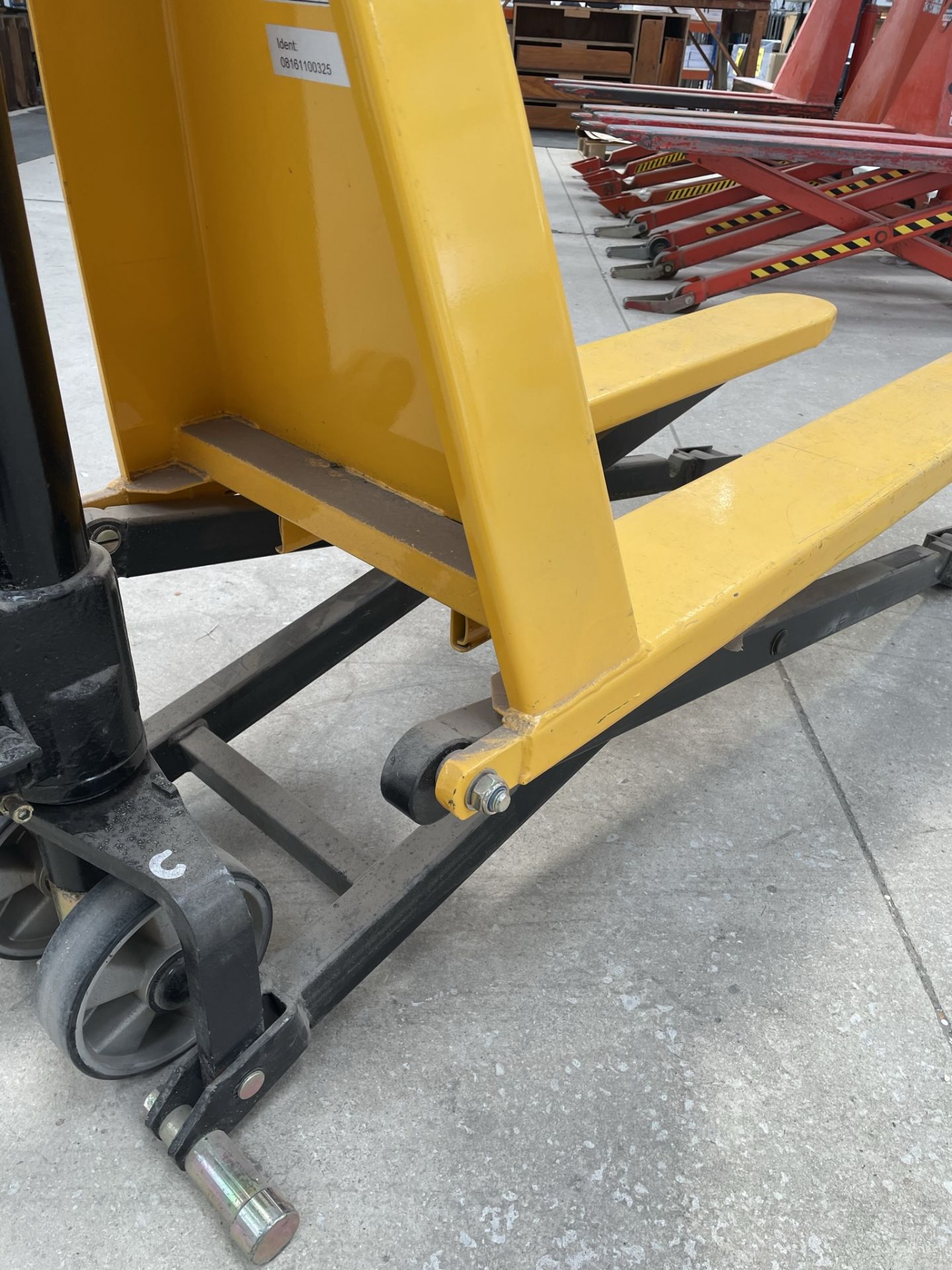 Total Lifter ACX10M High Lift Pallet Truck - 1,000kg Capacity - Image 3 of 4