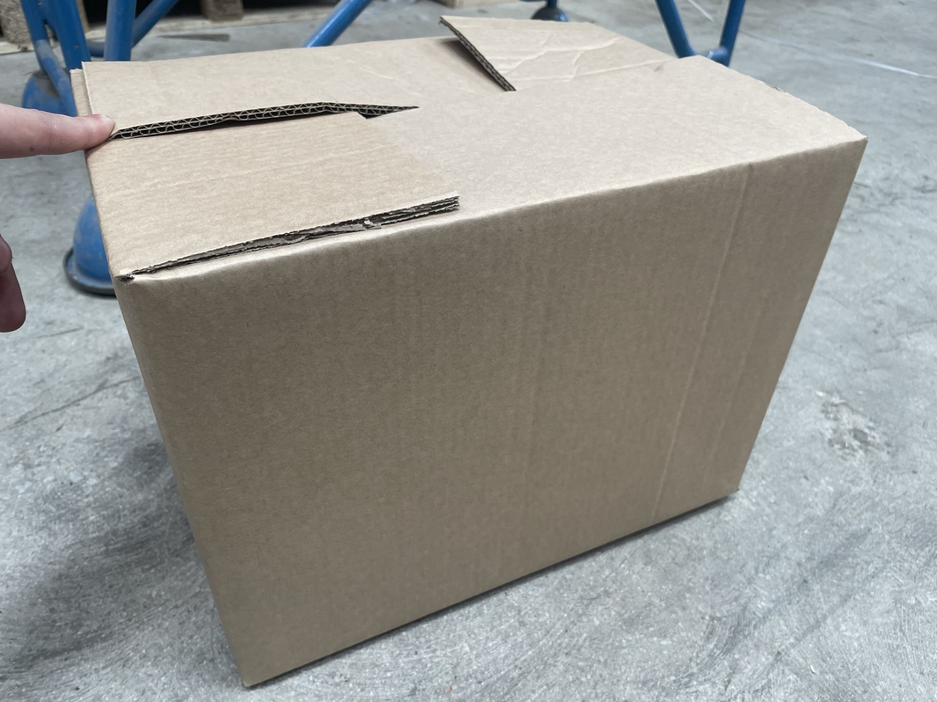 Approximately 300 x Gottlieb Packaging Double Wall Cardboard Boxes | 37cm x 27cm x 27cm - Image 3 of 3