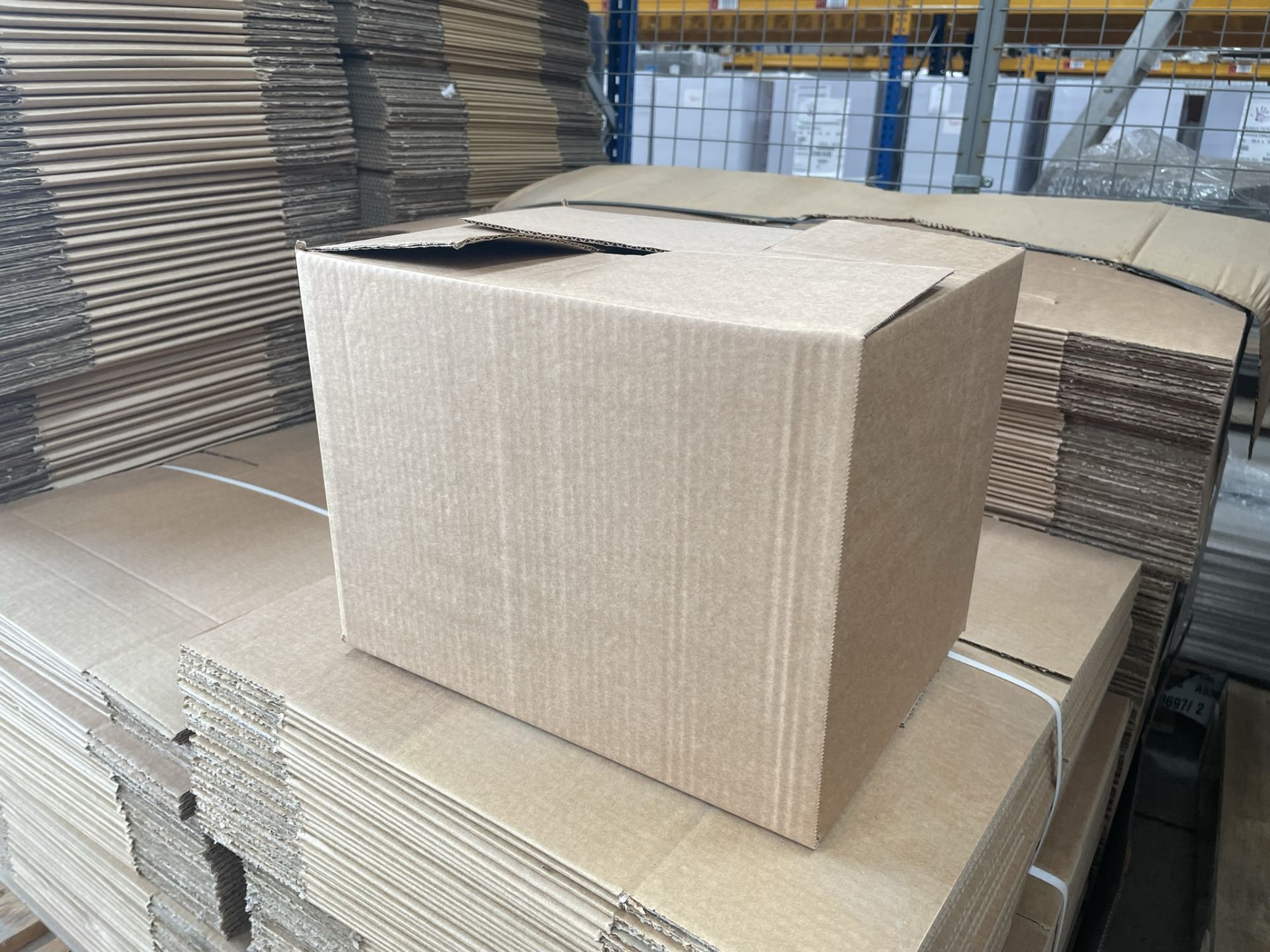 Approximately 350 x Single Wall Cardboard Boxes | 24cm x 31.5cm x 23cm - Image 2 of 2