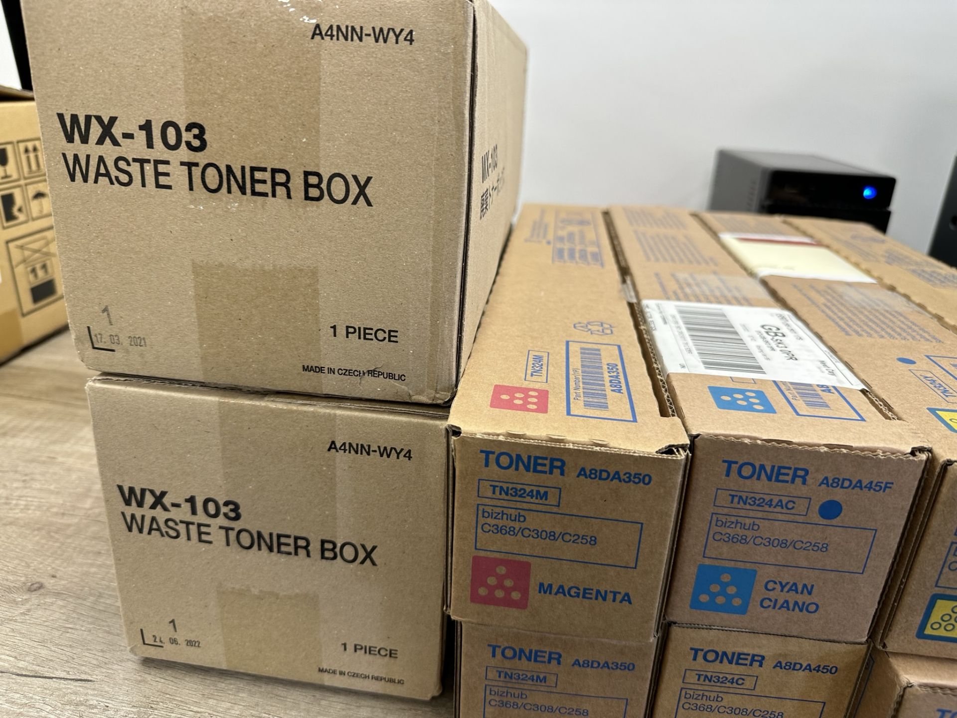 8 x Konica Minolta Toner Cartridges w/ 2 x Waste Toner Boxes - Image 3 of 4
