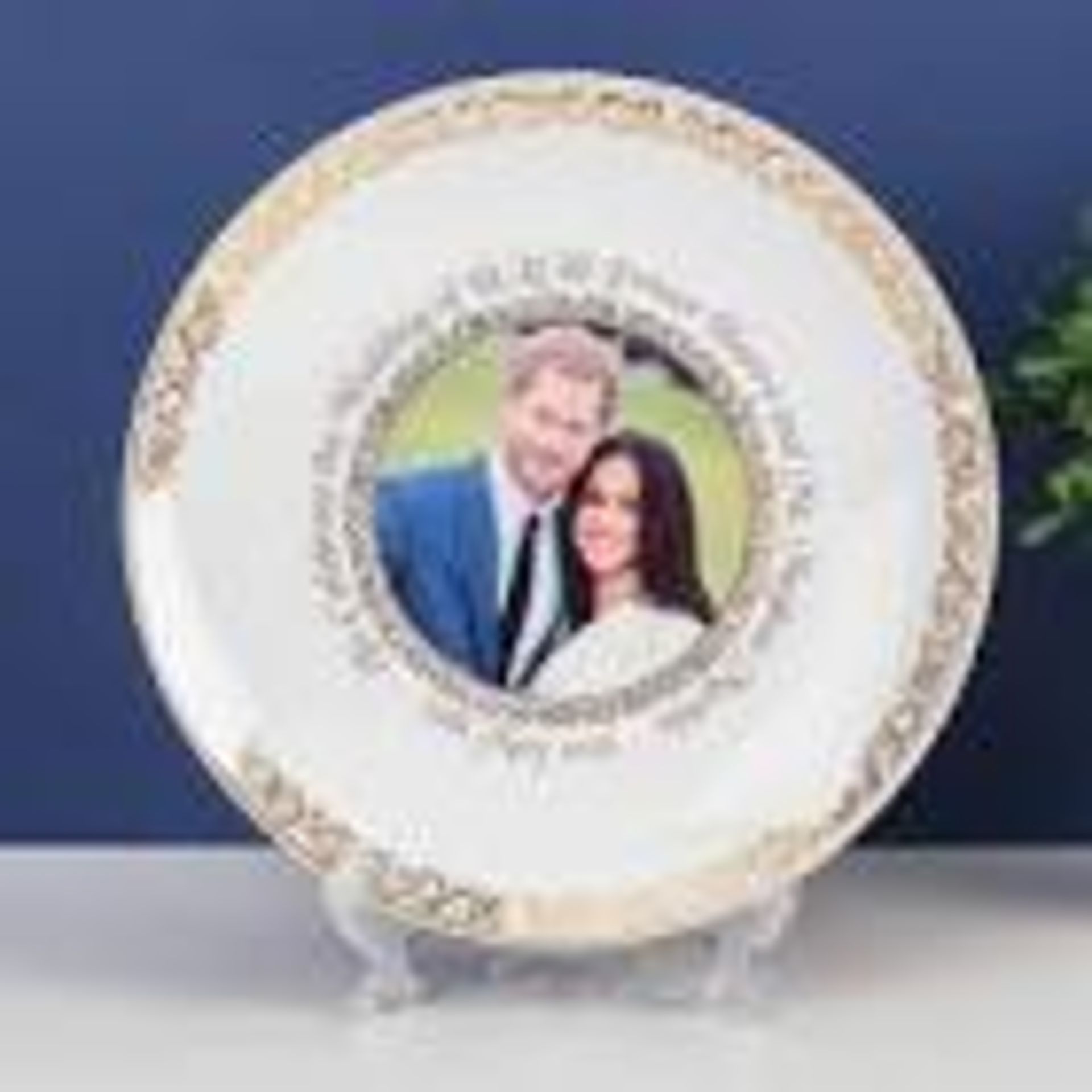 140 x Harry and Meghan Royal Wedding Plates - Bild 2 aus 2