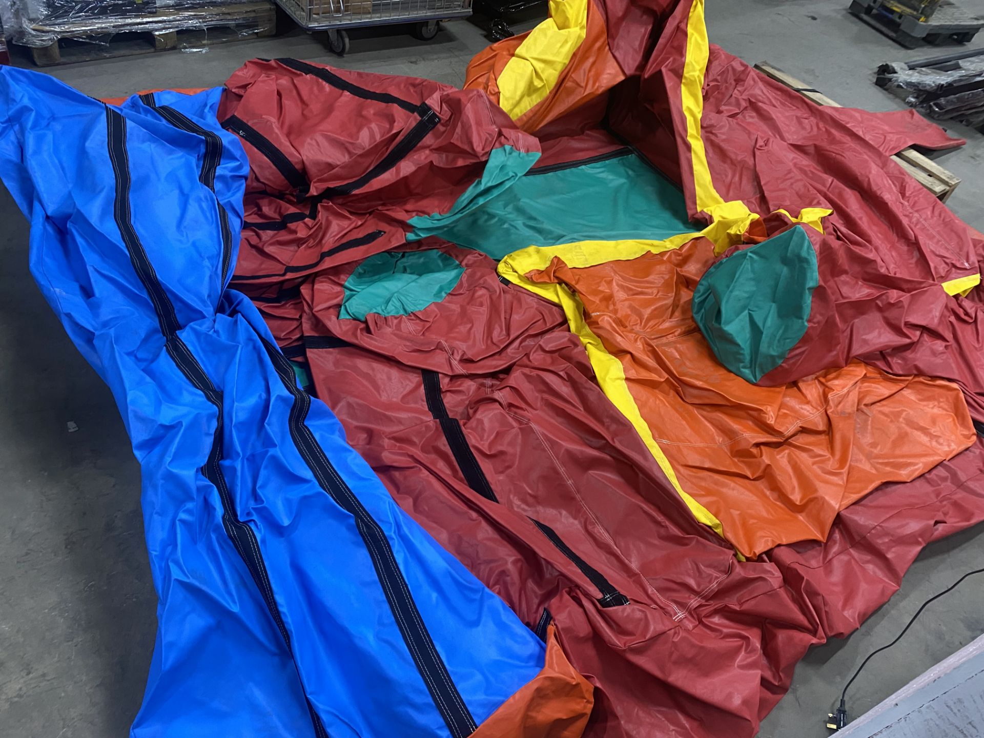 Blue/ Red/ Yellow/ Orange / Green Inflatable Bouncy Castle - Bild 6 aus 12