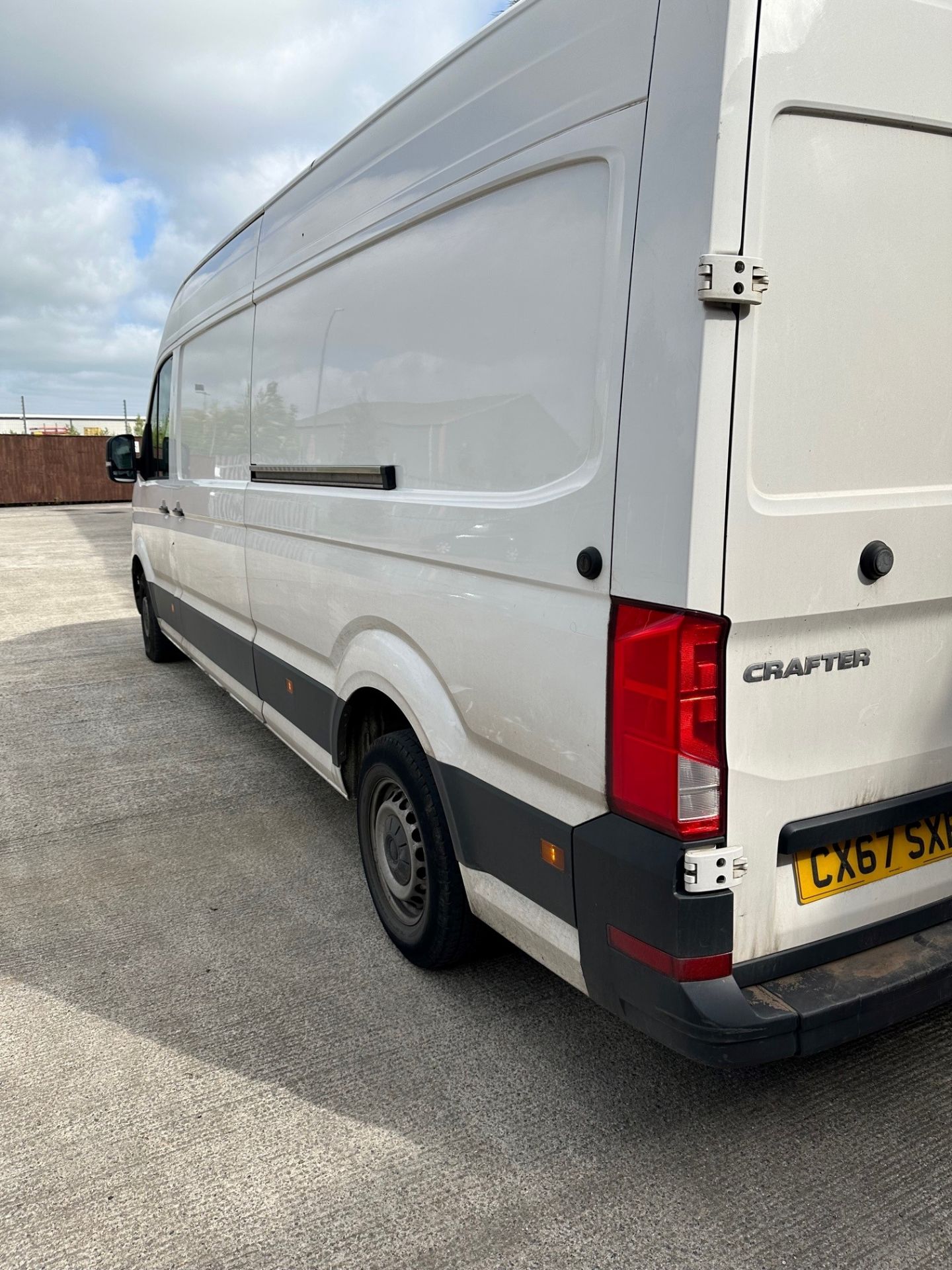 Volkswagen Crafter CR35 Trendline TDI Panel Van | Manual | CX67 SXF - Image 9 of 18