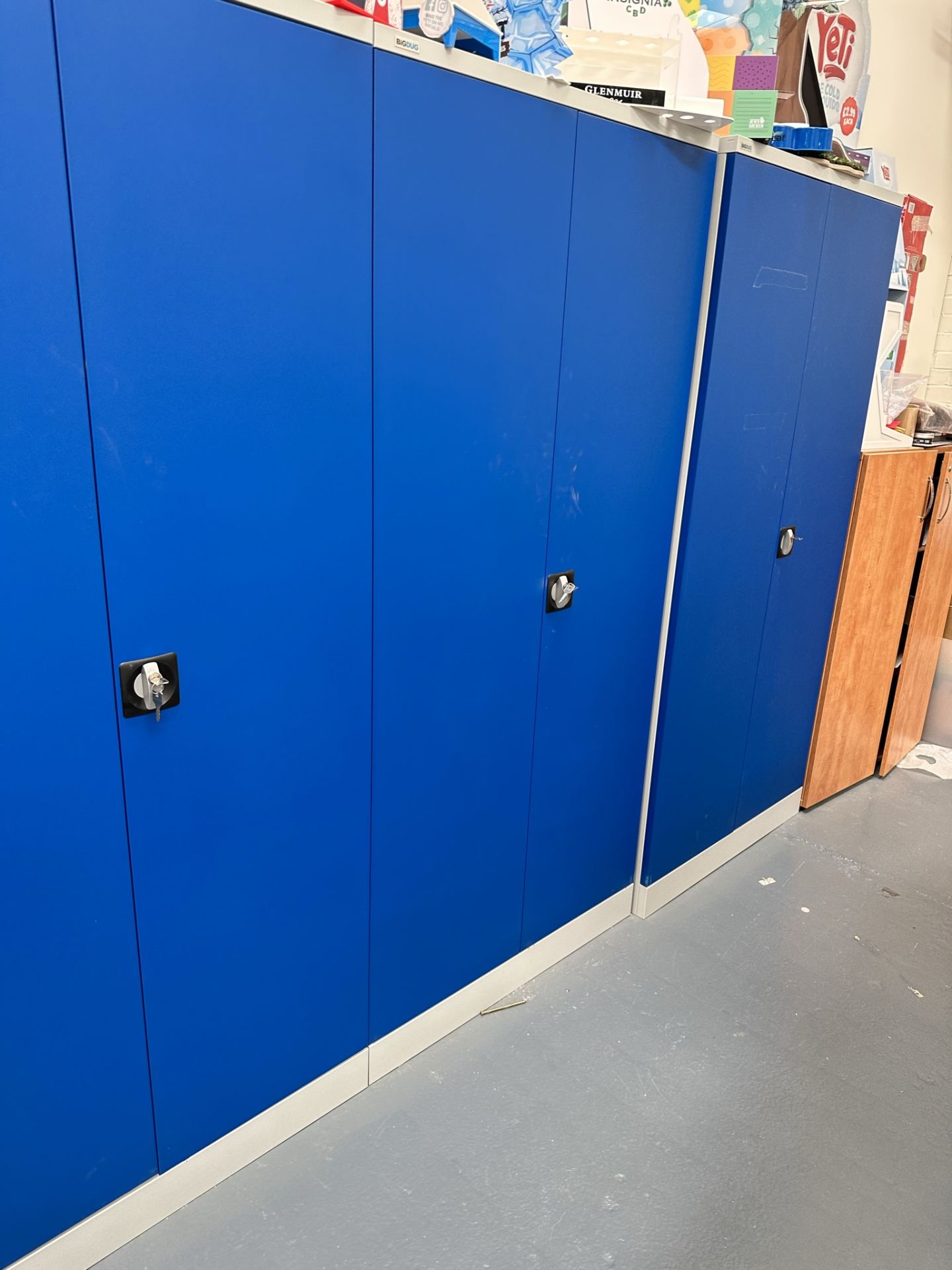QMP 16 Lockers and Big Dug 2 Door Cupboard - Bild 5 aus 5