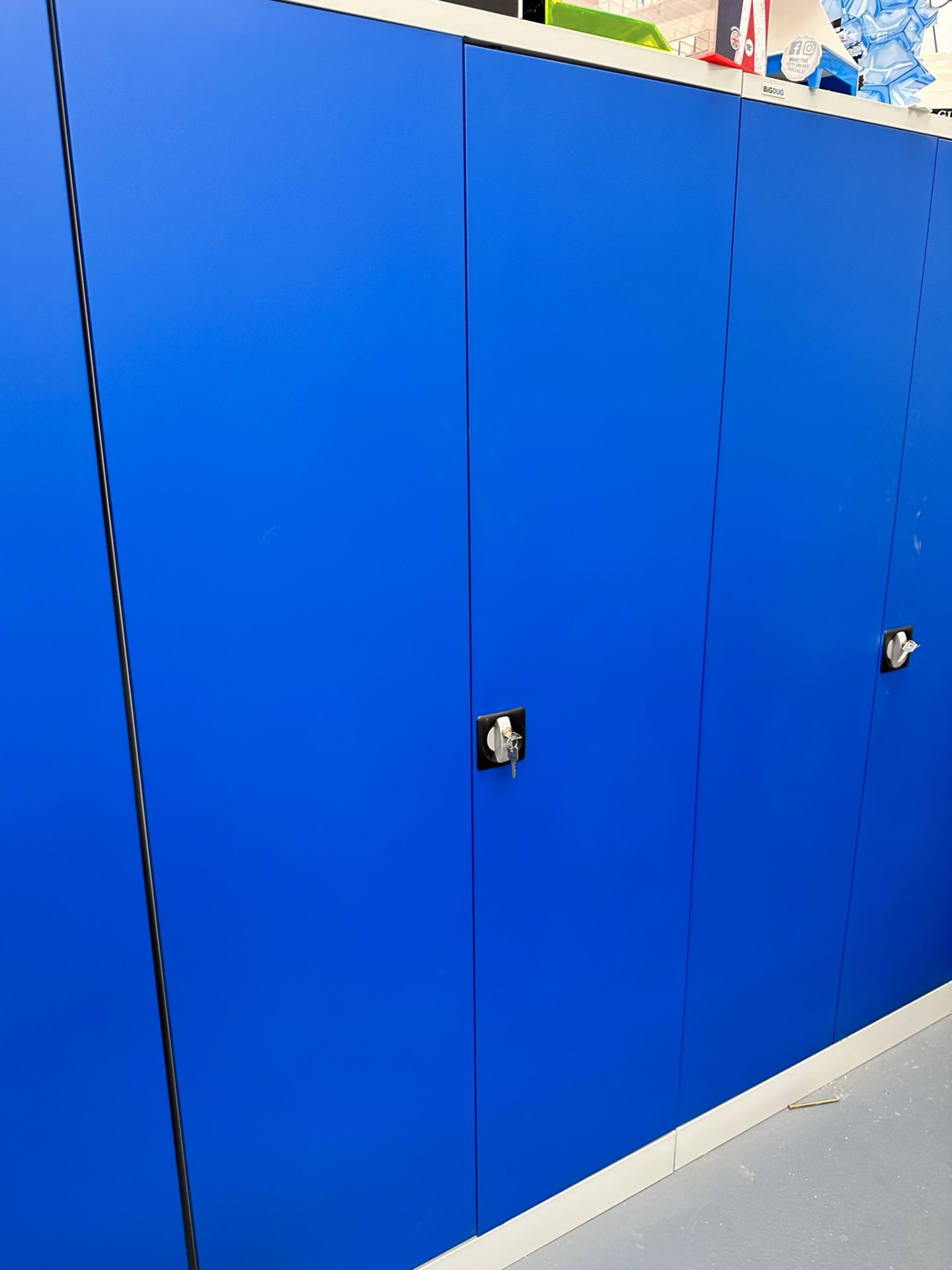QMP 16 Lockers and Big Dug 2 Door Cupboard - Image 4 of 5