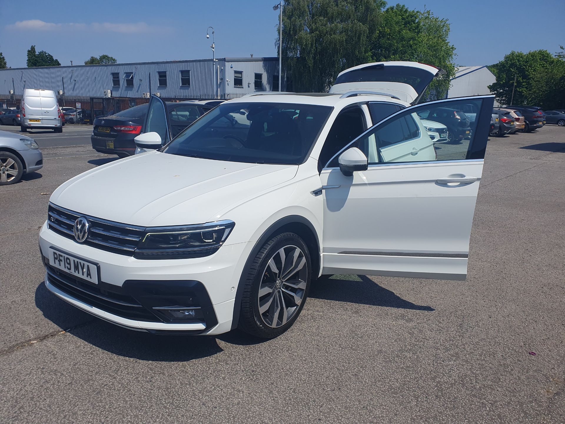 Volkswagen Tiguan R-Line Tech TDI | Reg: PF19 MYA | Mileage: 40,937 | ZERO VAT ON HAMMER - Image 14 of 24