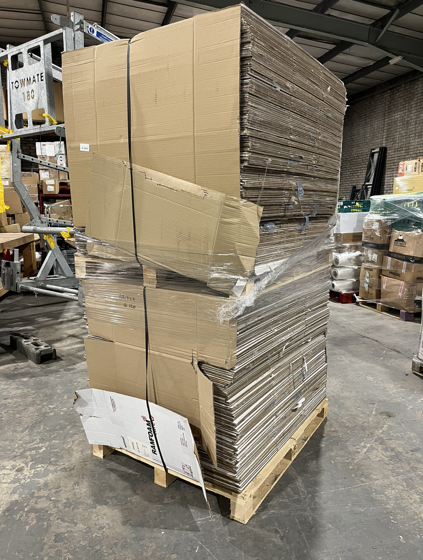 Approx 240 x Branded Double Wall Cardboard Boxes