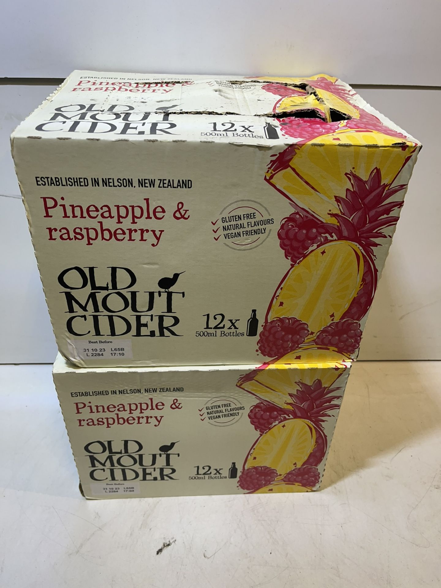 24 x 500ML Bottles Of Pinapple And Rasberry Old Mount Cider