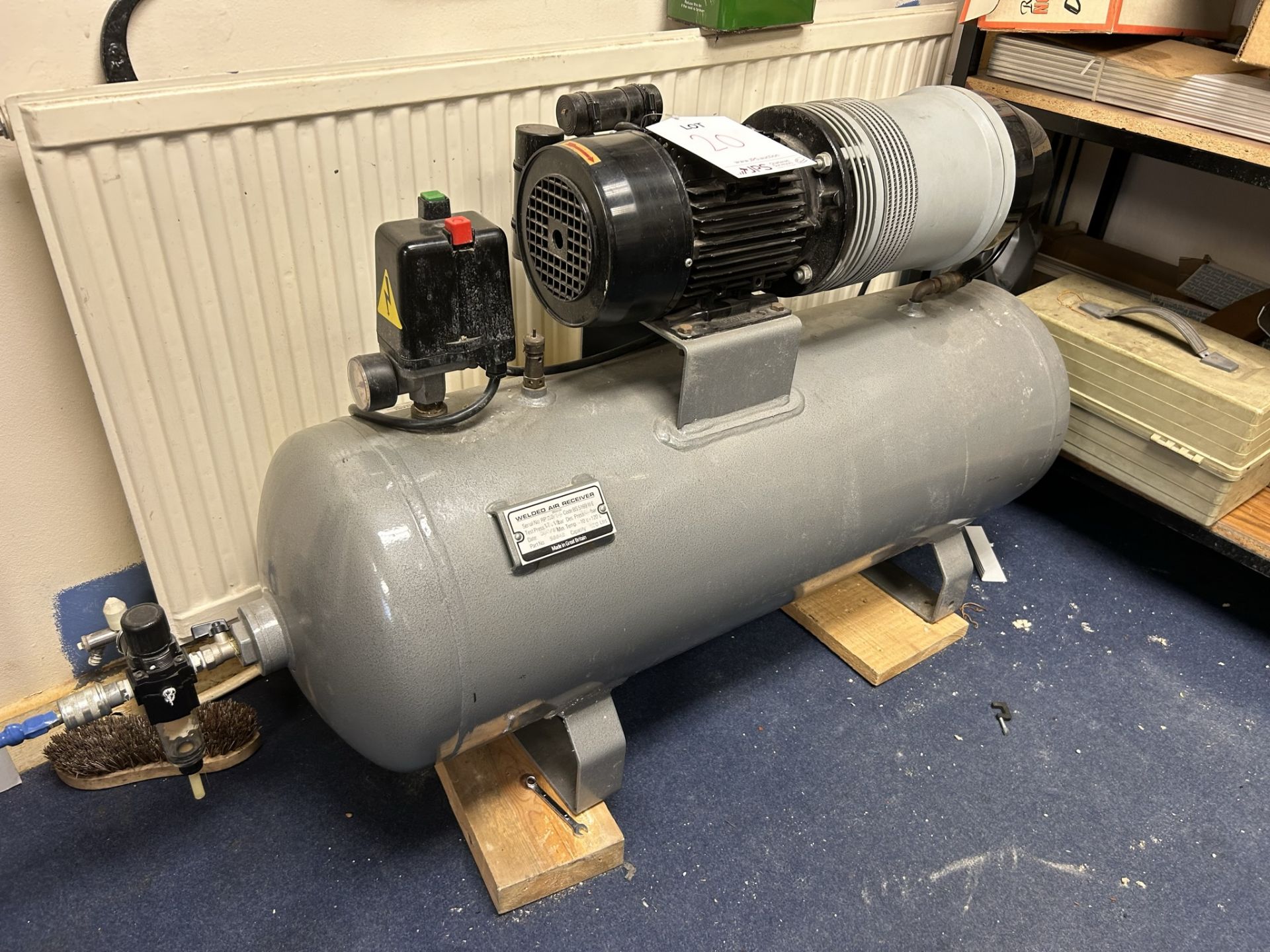 Hydrovane 15 Receiver Mounted Air Compressor