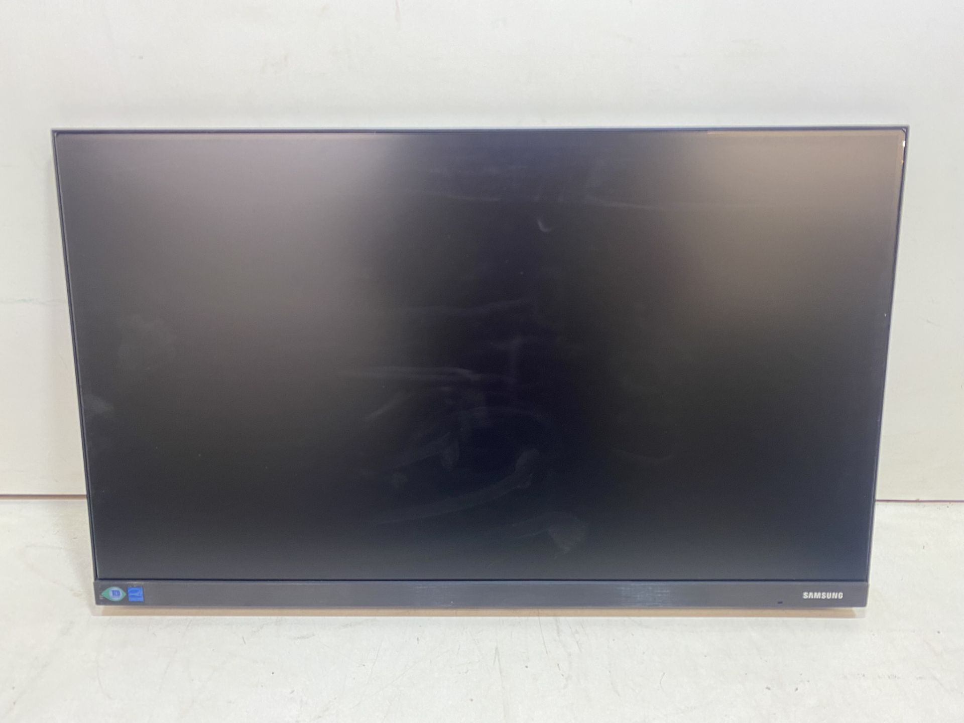 4 x Samsung F22T450FQU 22" HD LED LCD Monitor Without Stands - Image 13 of 16