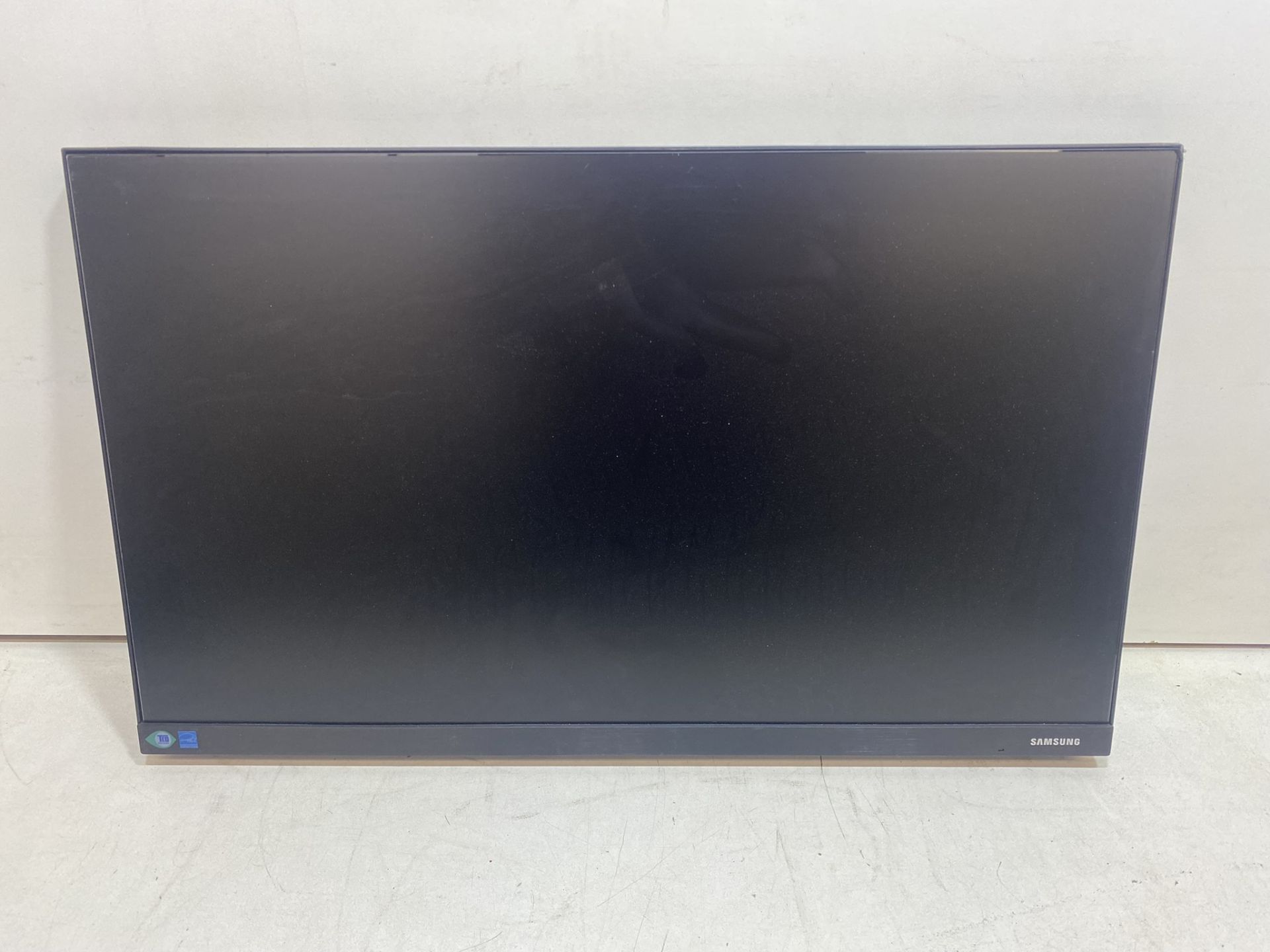 4 x Samsung F22T450FQU 22" HD LED LCD Monitor Without Stands - Image 12 of 15