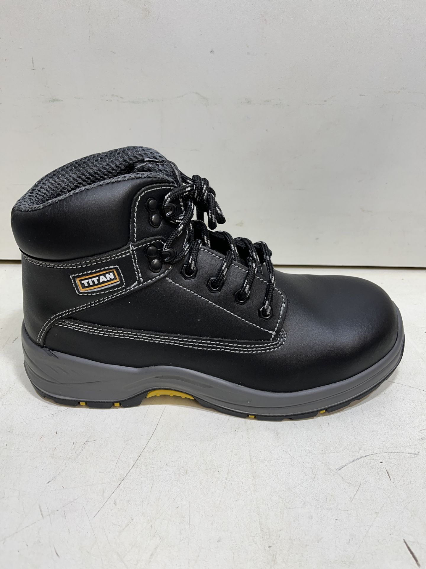 Titan Holton Black Steel Toe Cap Safety Boots | UK 8 - Image 2 of 4