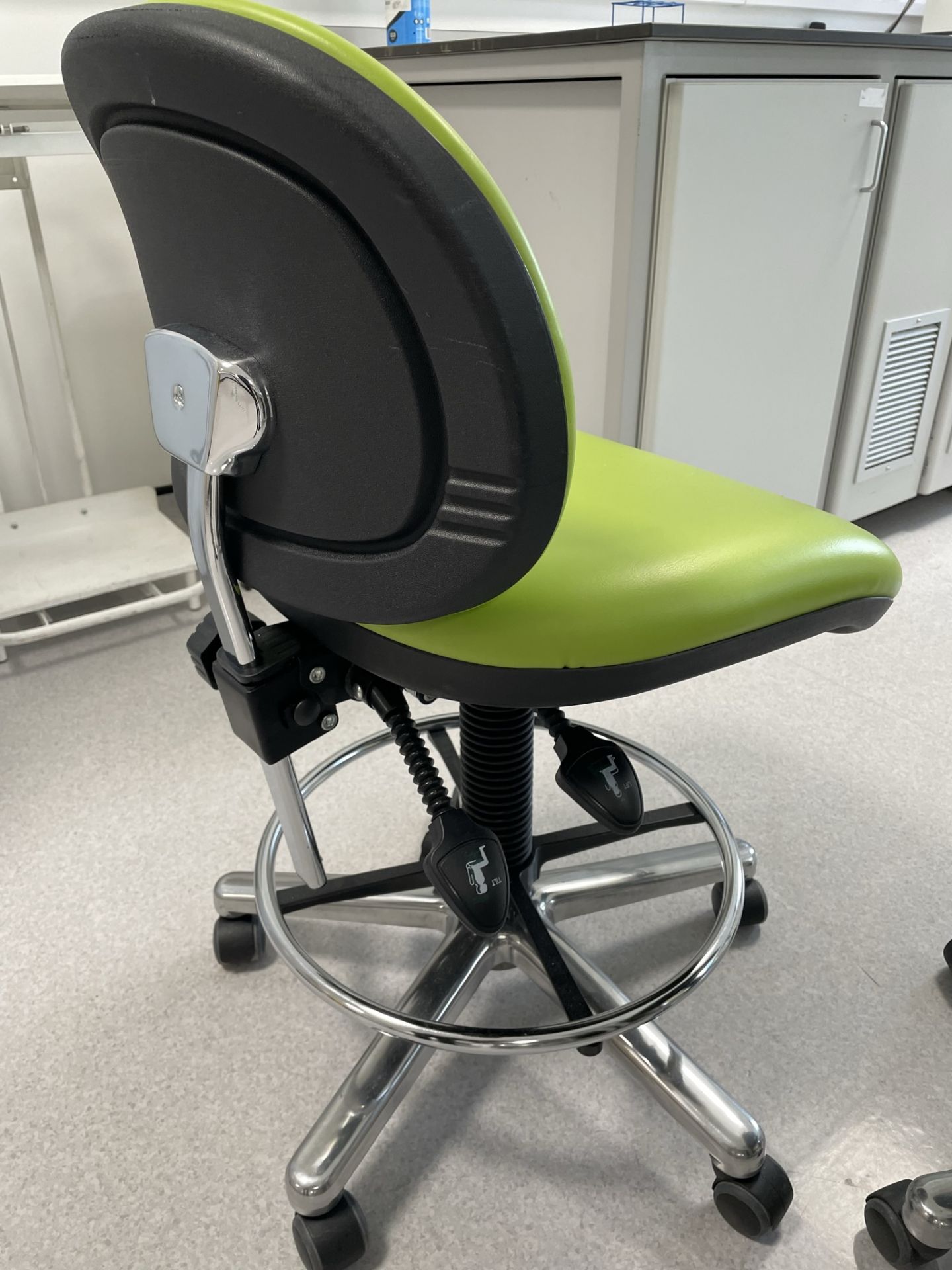 2 x Laboratory Adjustable Operator Chairs - Green - Image 2 of 2