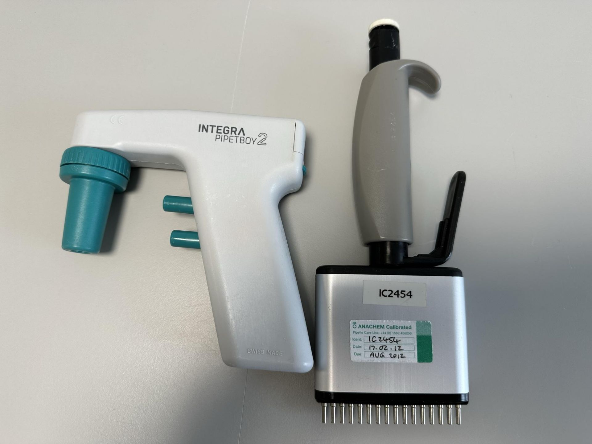 Axypet I6 Multi-Channel Pipette & Integra Pipetboy 2 Pipette Controller - Image 2 of 2