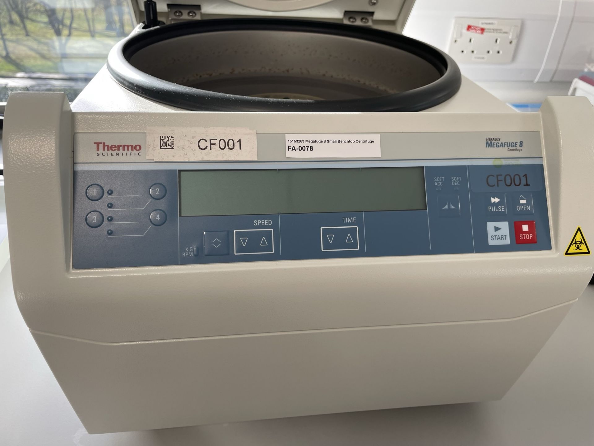 Thermo Scientific Megafuge 8 Benchtop Centrifuge - Image 8 of 9