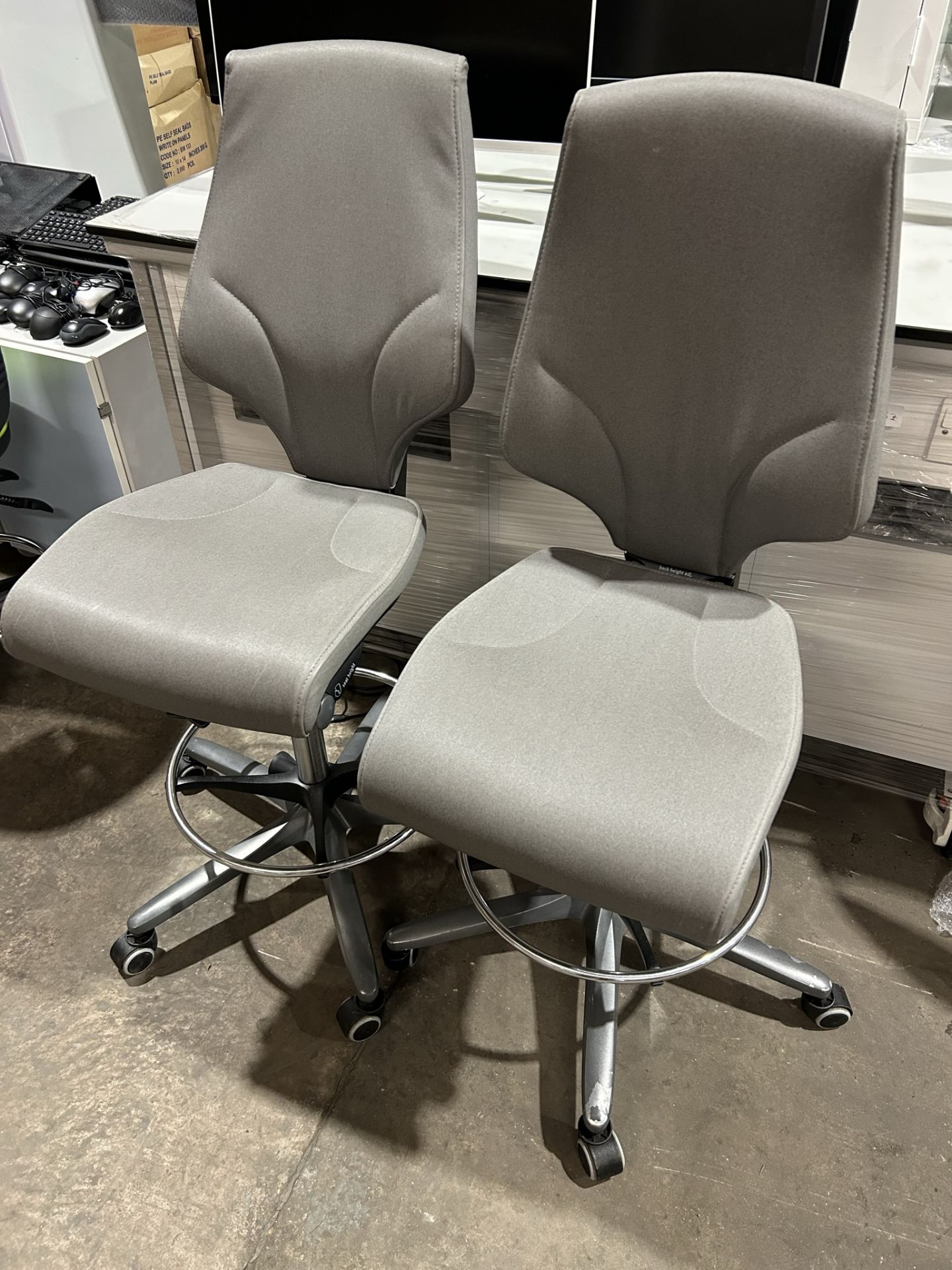 2 x Laboratory Adjustable High Back Operator Chairs - Grey - Image 3 of 3