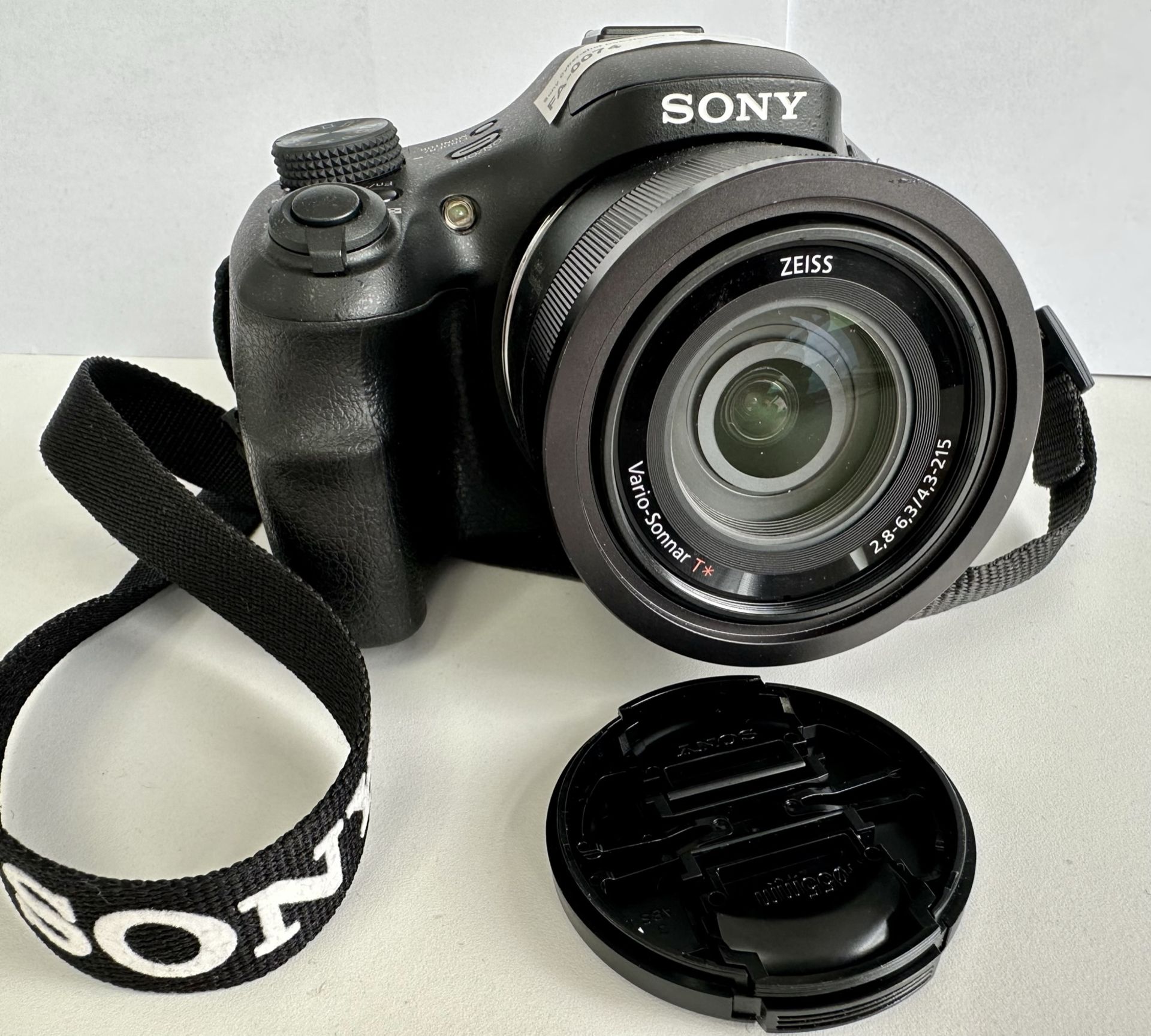 Sony Cyber-shot DSC-HX400V Compact Camera w/ Zeiss Vario-Sonnar T* Lens - Image 2 of 7