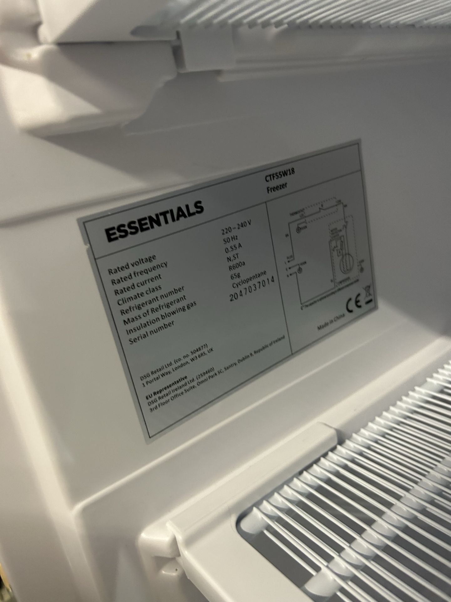 Essentials CTF55W18 Tall Freezer - Image 3 of 3