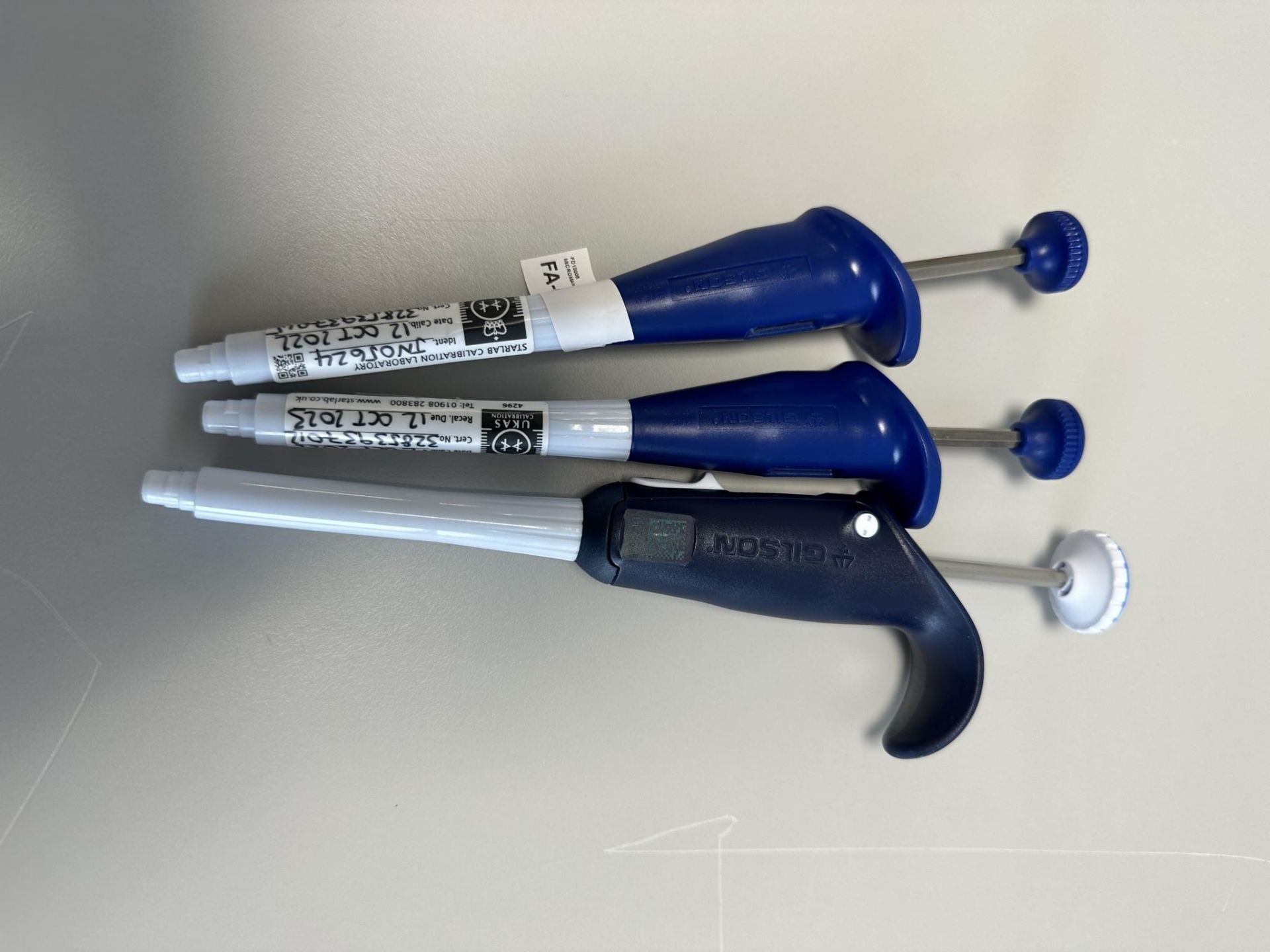 9 x Gilson pipettors w/ stand - As Pictured - Image 4 of 4