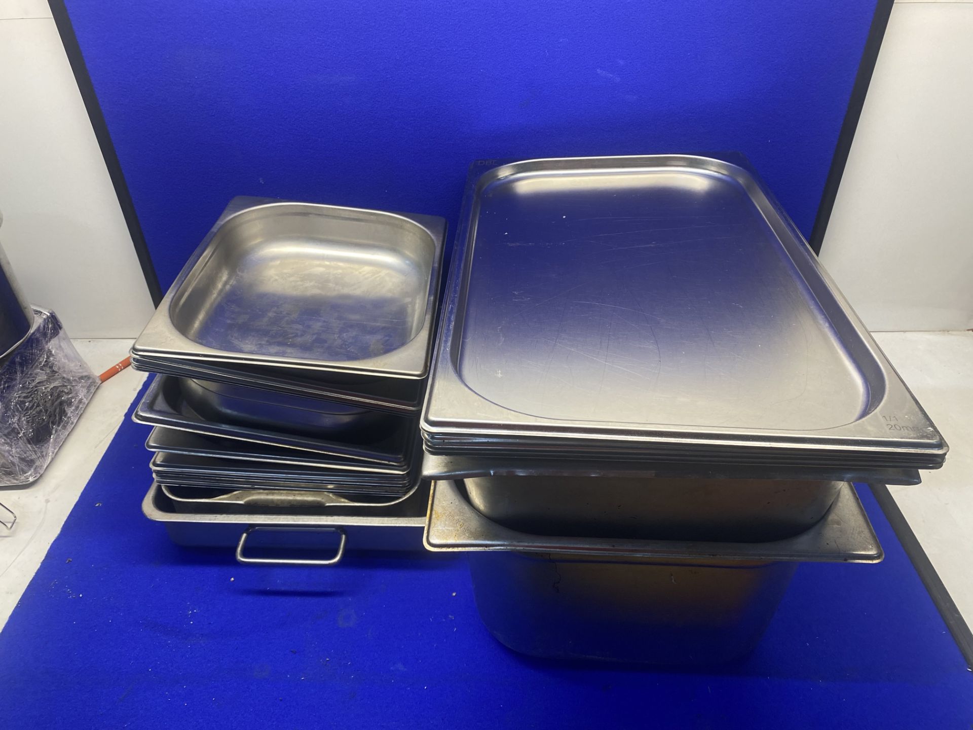 Quantity Of Various Trays As Seen In Photos
