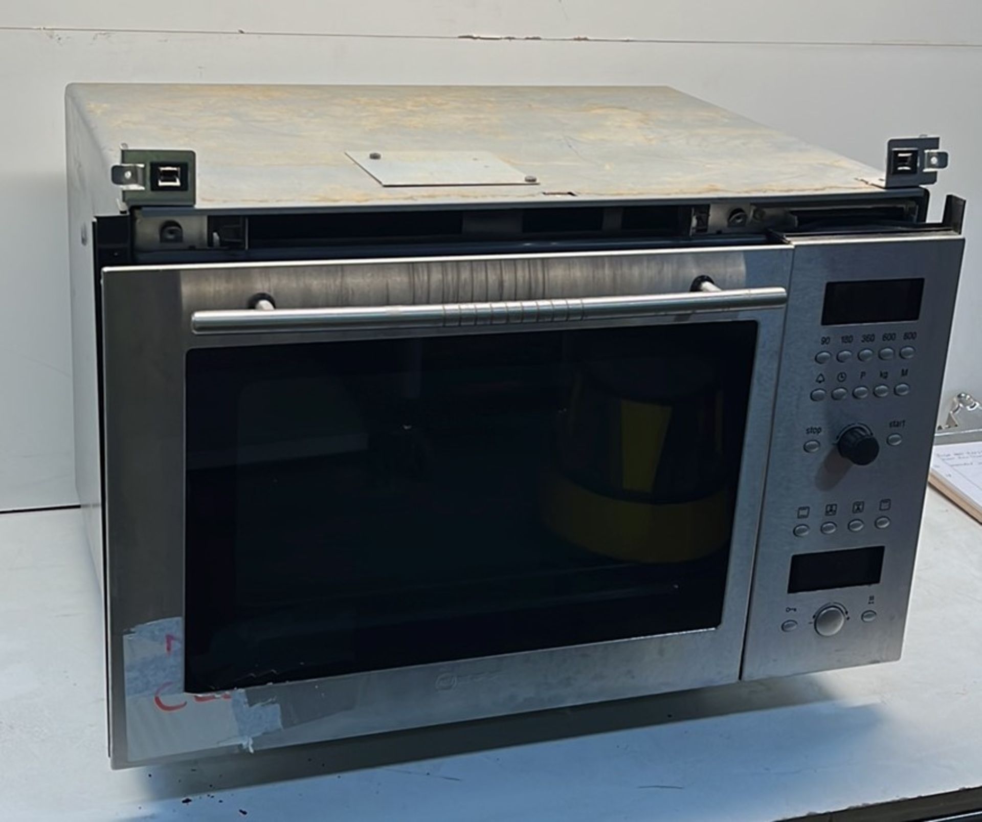 Unbranded Microwave Oven - Image 2 of 5