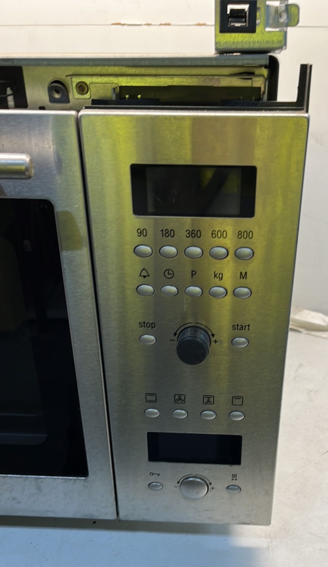 Unbranded Microwave Oven - Image 5 of 5