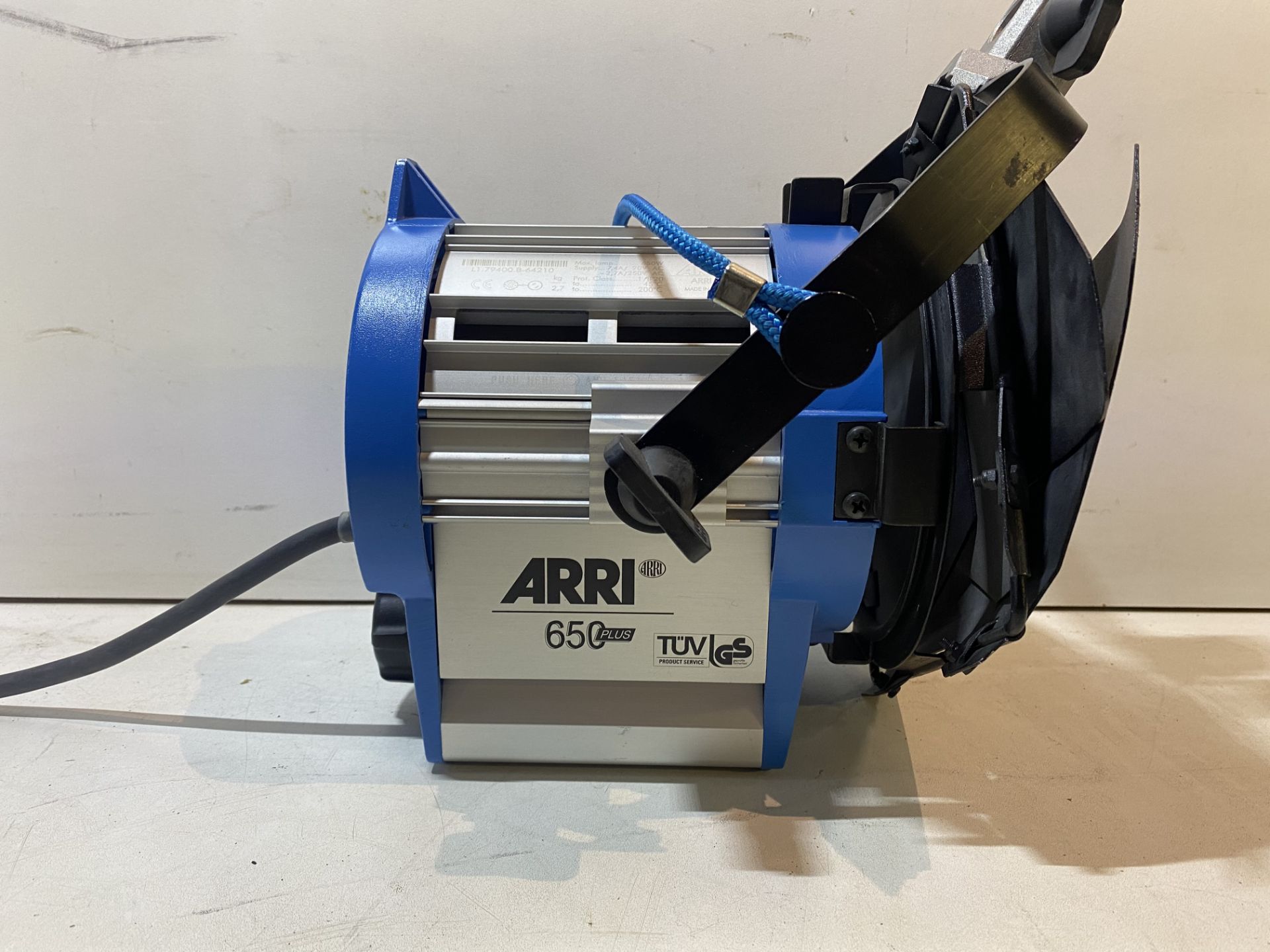 Arri 650 Plus L1.79400.B-64210 600W Fresnel Light - Image 8 of 10