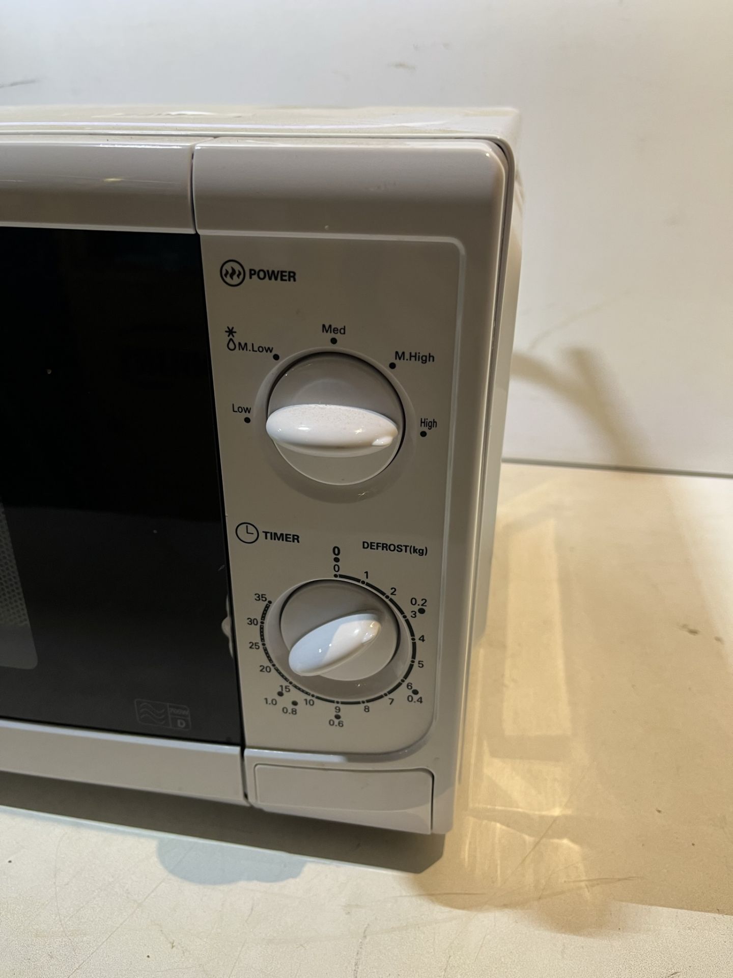 Cookworks MM720CWW(F)-PM 700W Microwave - Image 2 of 5