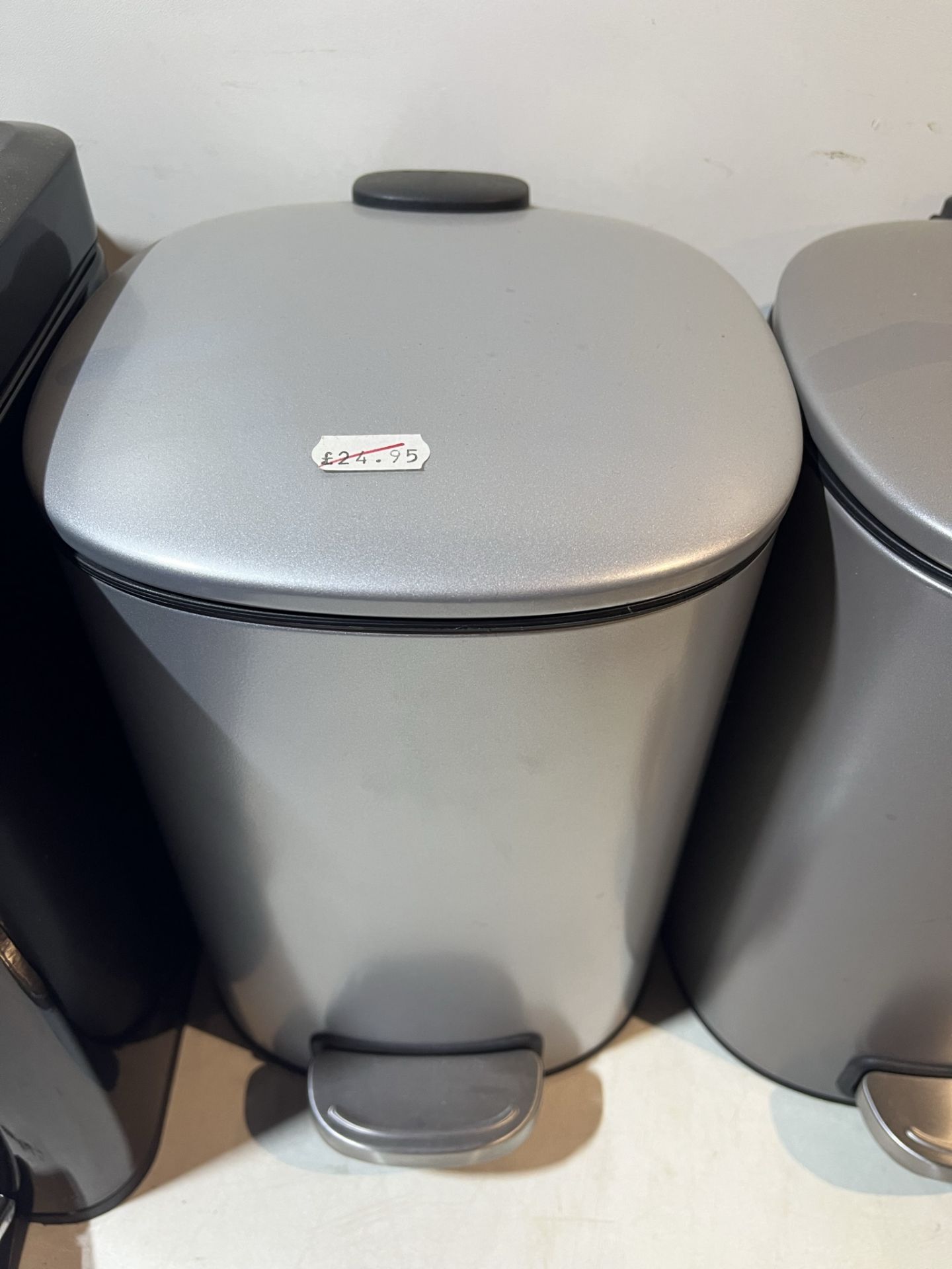 3 x Various Sized Bathroom Bins *As Pictured* - Image 6 of 7
