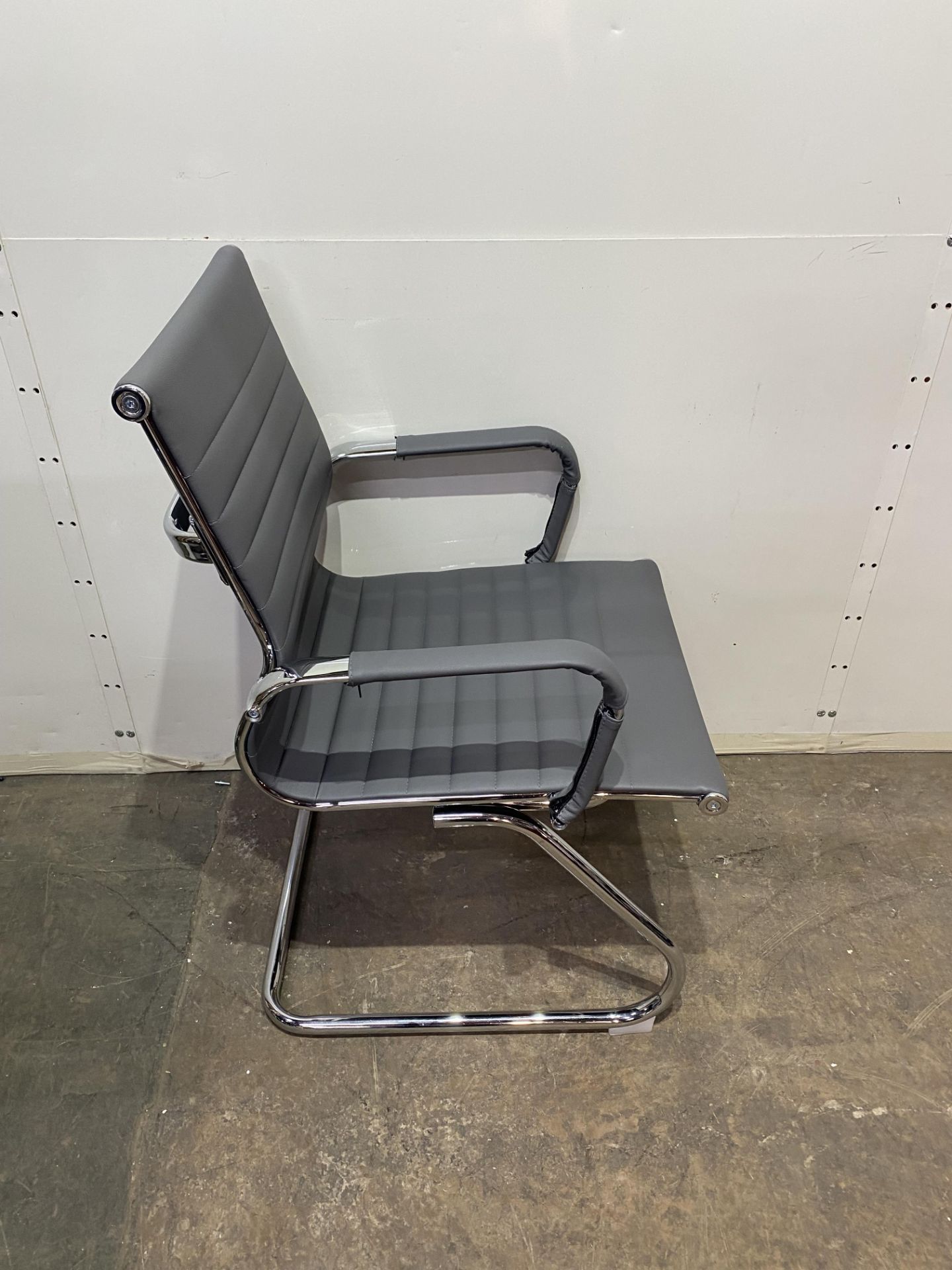 5 x Grey Chrome Frame Conference Chairs - Image 3 of 5