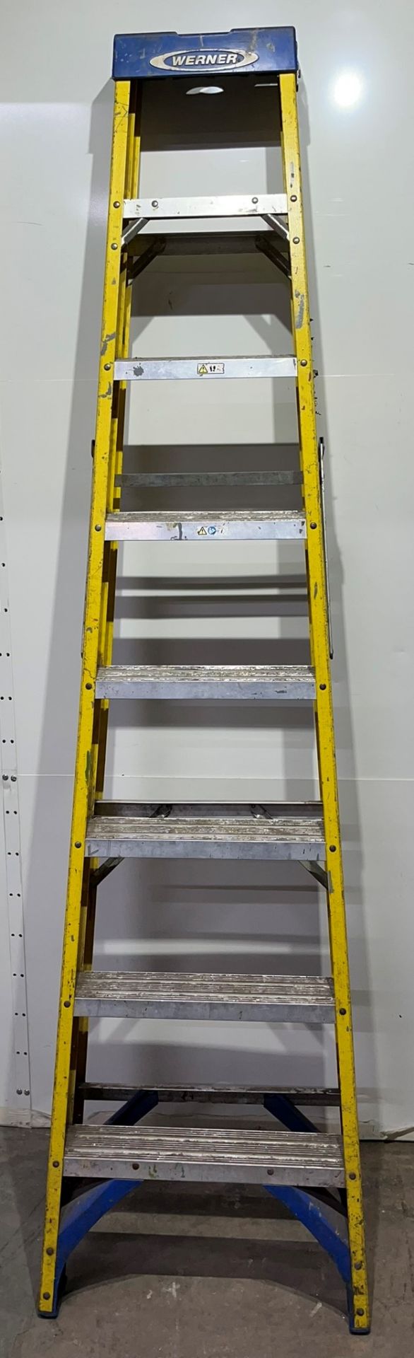 Werner 8THDFG Swing Back Step Ladder