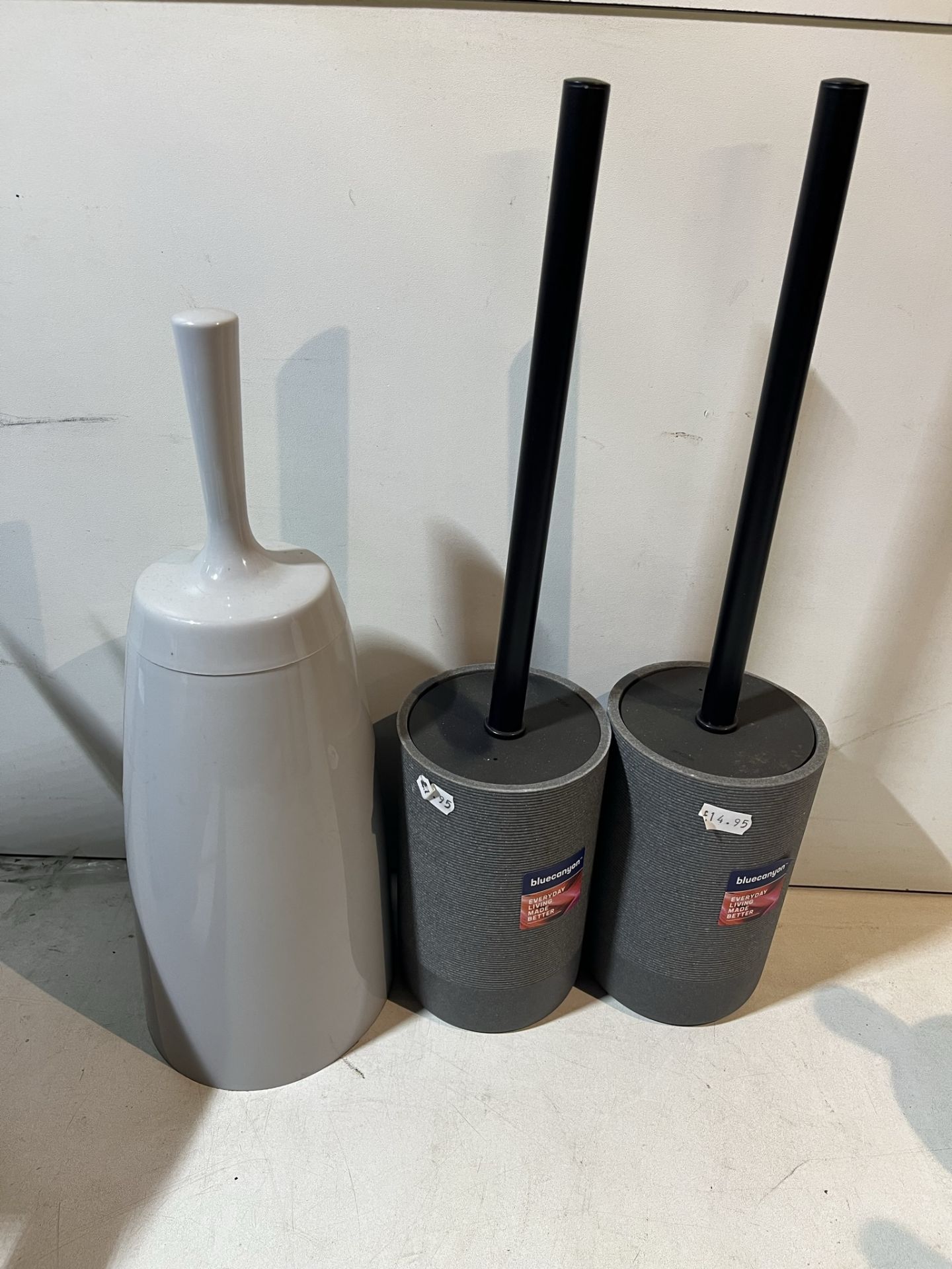 8 x Various Toilet Brushes *As Pictured* - Image 2 of 3