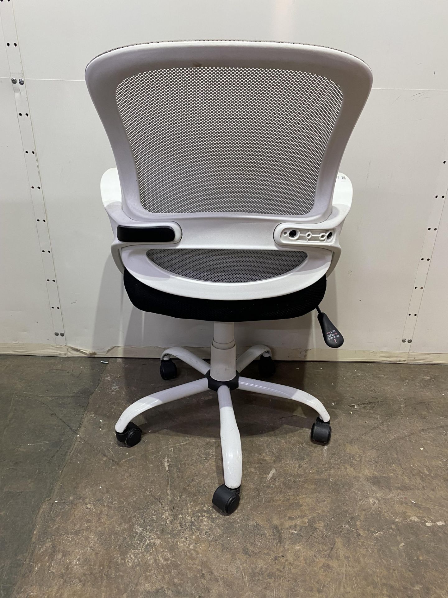 14 x White / Black Office Chairs - Image 4 of 4