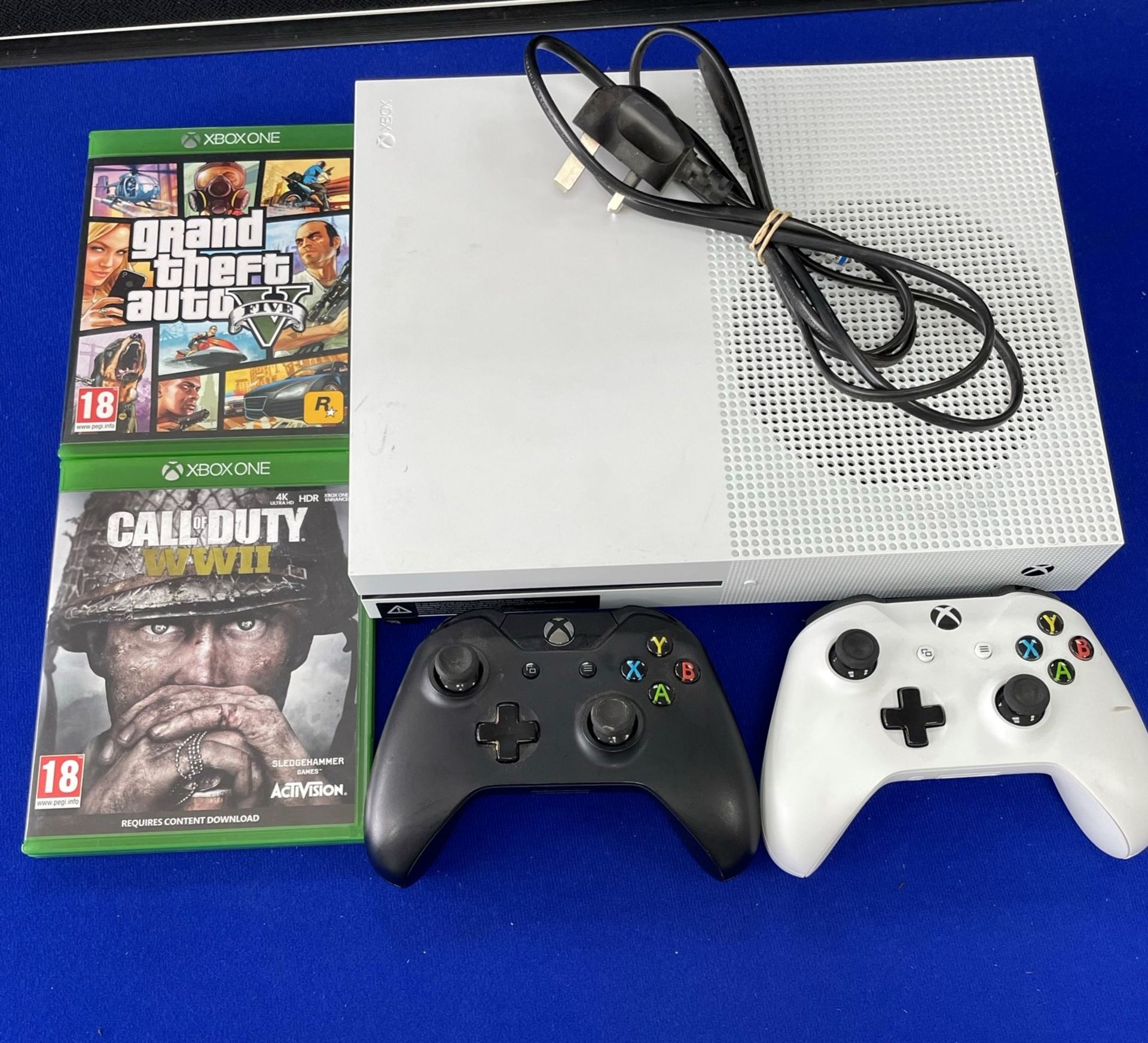 Xbox One Console w/2 Controllers and Games