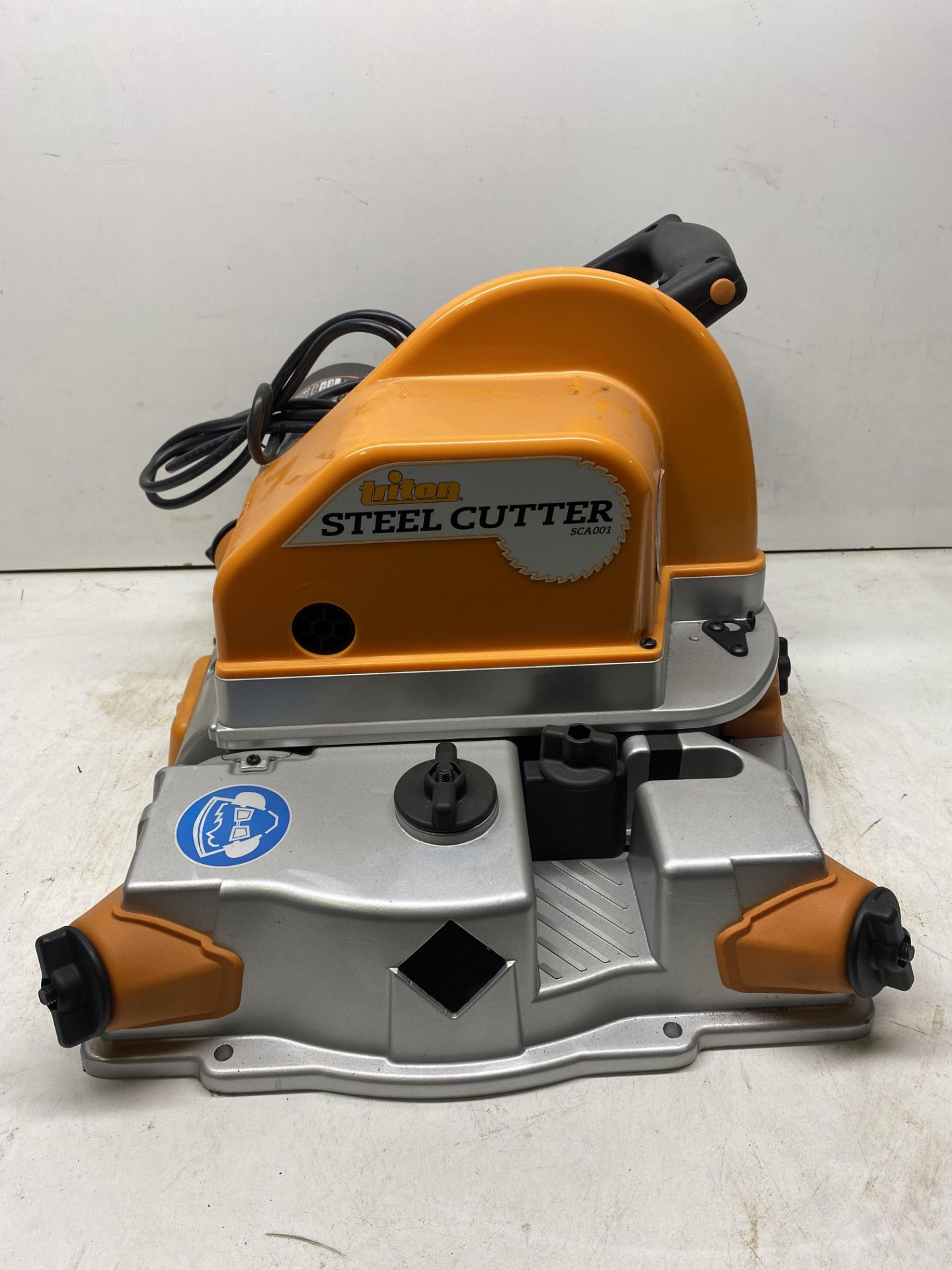 Triton SCB001 240v Benchtop Steel Cutter