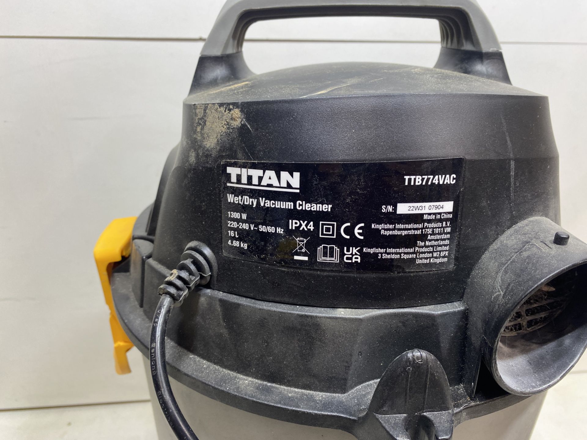 Titan TTB774VAC 1300w 16Ltr Wet & Dry Vacuum 220 - 240v *Missing Hose* - Bild 7 aus 7