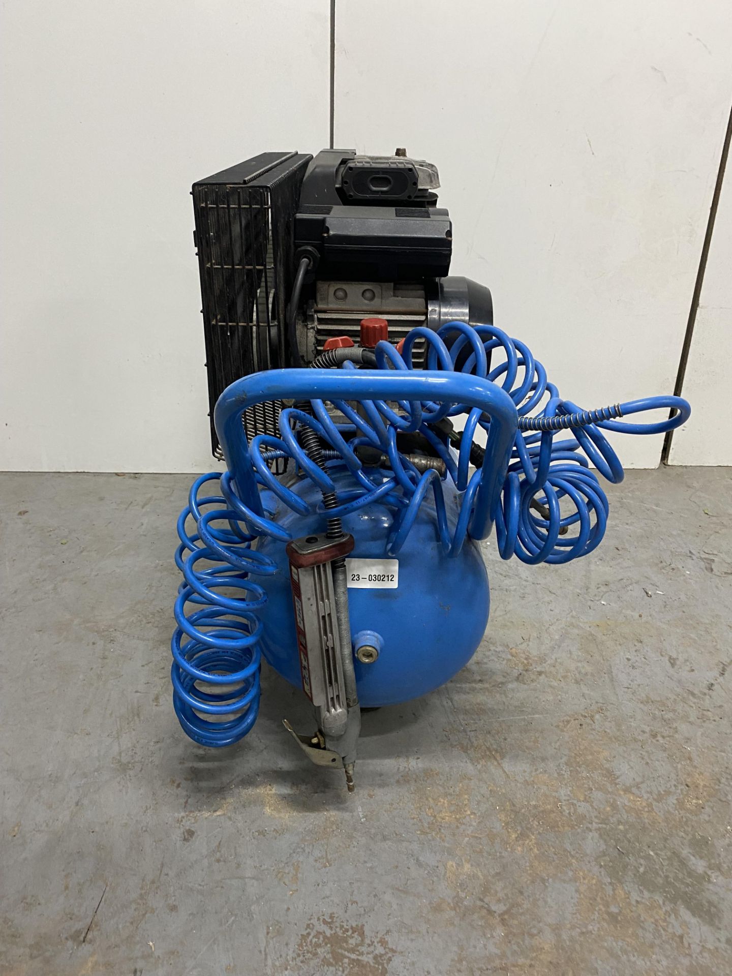 Large Air master AM 10/60 240V portable compressor - Image 7 of 12