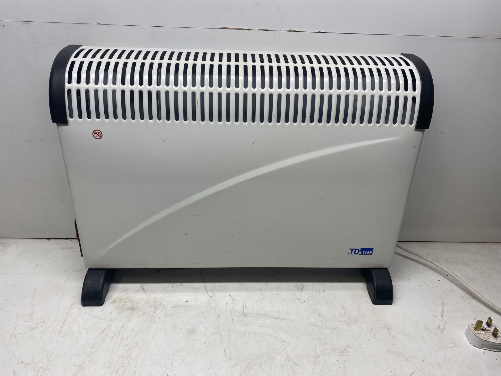 3 x Various Freestanding Convector Heaters - Image 2 of 10