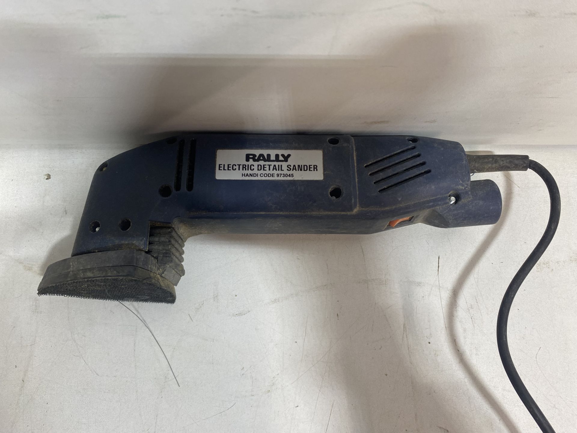 Rally 230v Electric Detail Sander - Image 2 of 5