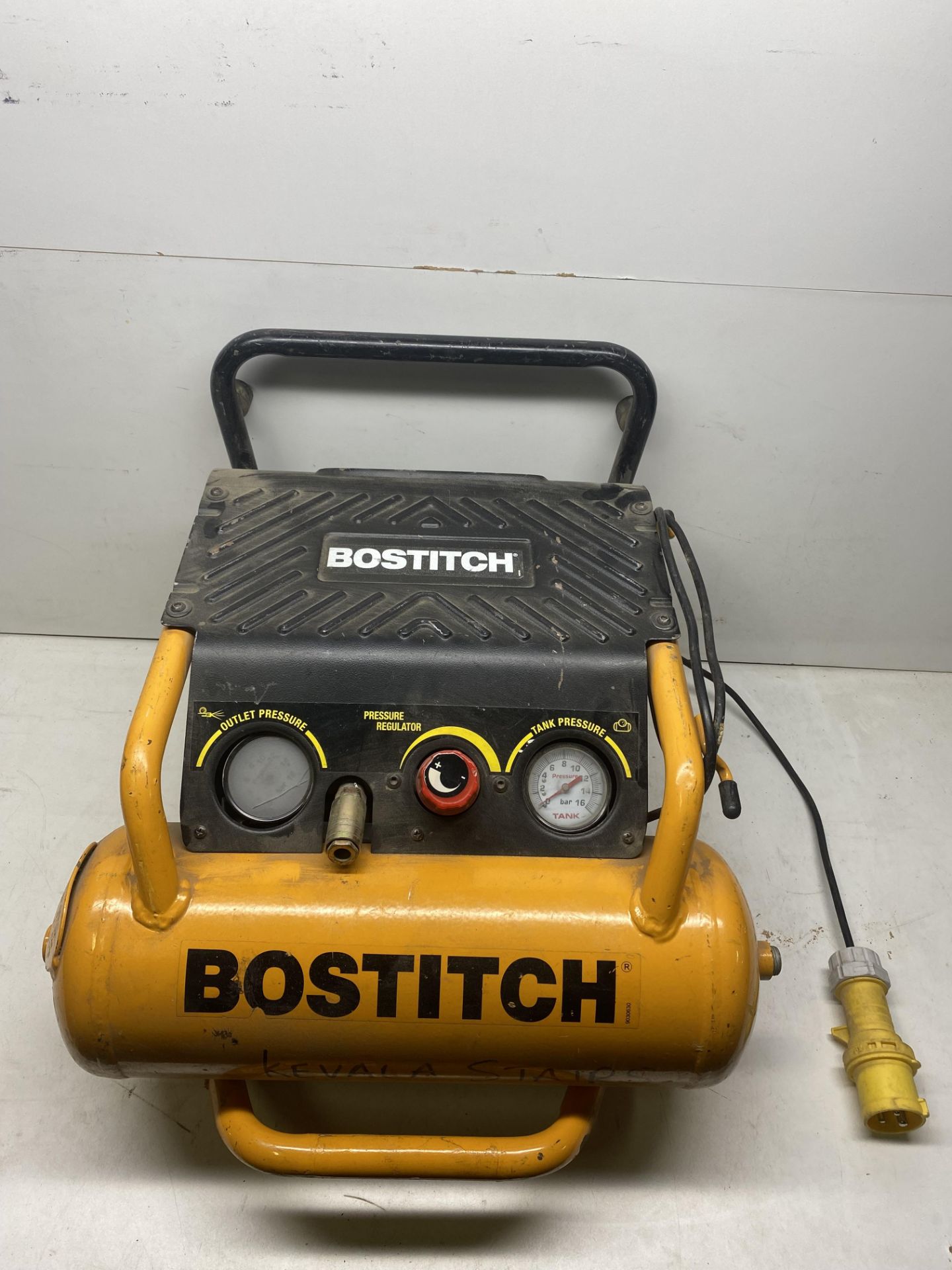 Bostitch Ol227/10 Roll Cage Compressor 10 Litre